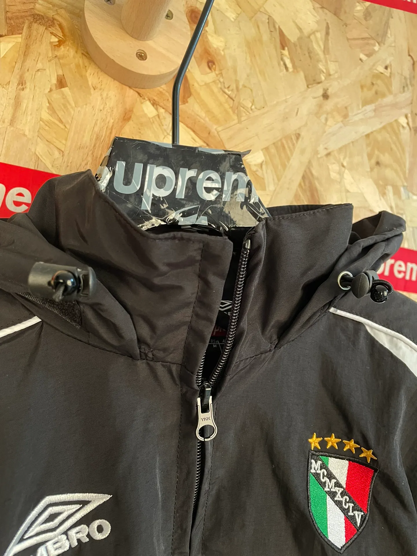 Style number: 8110 Supreme SS 22 x Umbro co-branded Track Jacket hooded trendy suit jacket size: S M L XL Color: Black Jacket
