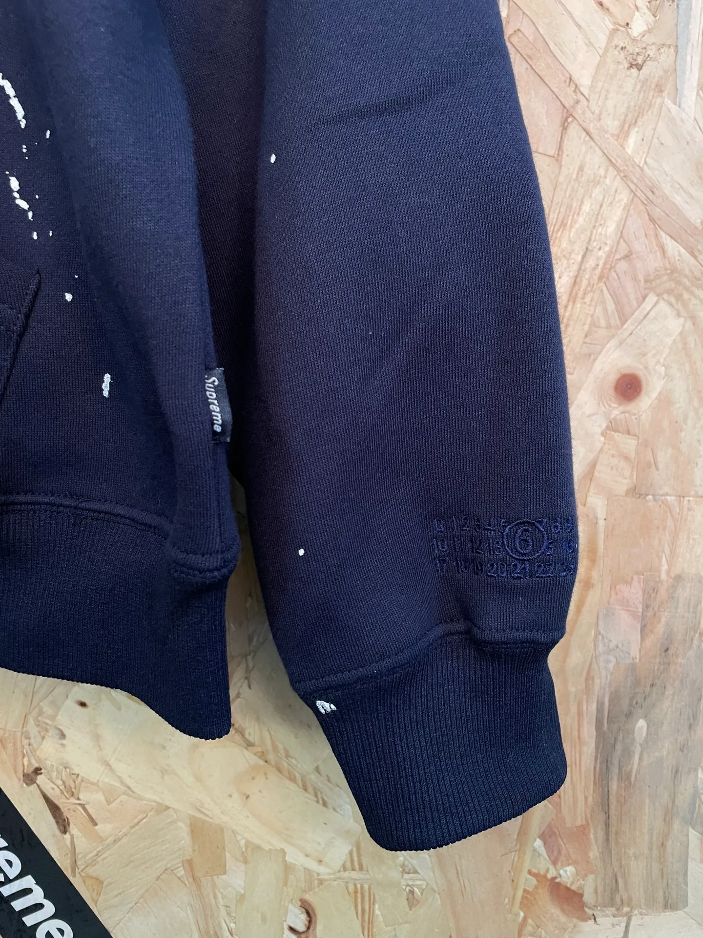 Style number: 8185 Supreme × MM 6 Maison Margiela co-branded SS 26 splash pattern embroidery 🪡 zipper hooded sweatshirt Color: Black Navy Blue White size: S-XL