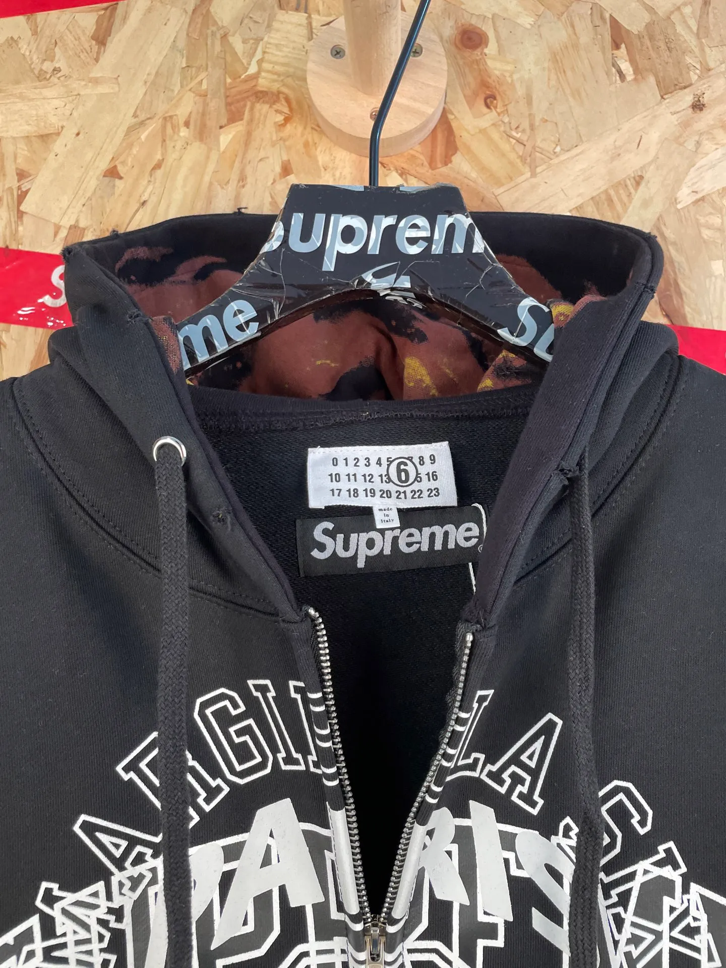 Style number: 8194 SUPREME x MM 6 Margiela joint model 1994 printed logo skull hooded cardigan jacket Color: Black Gray Green size: S-XL