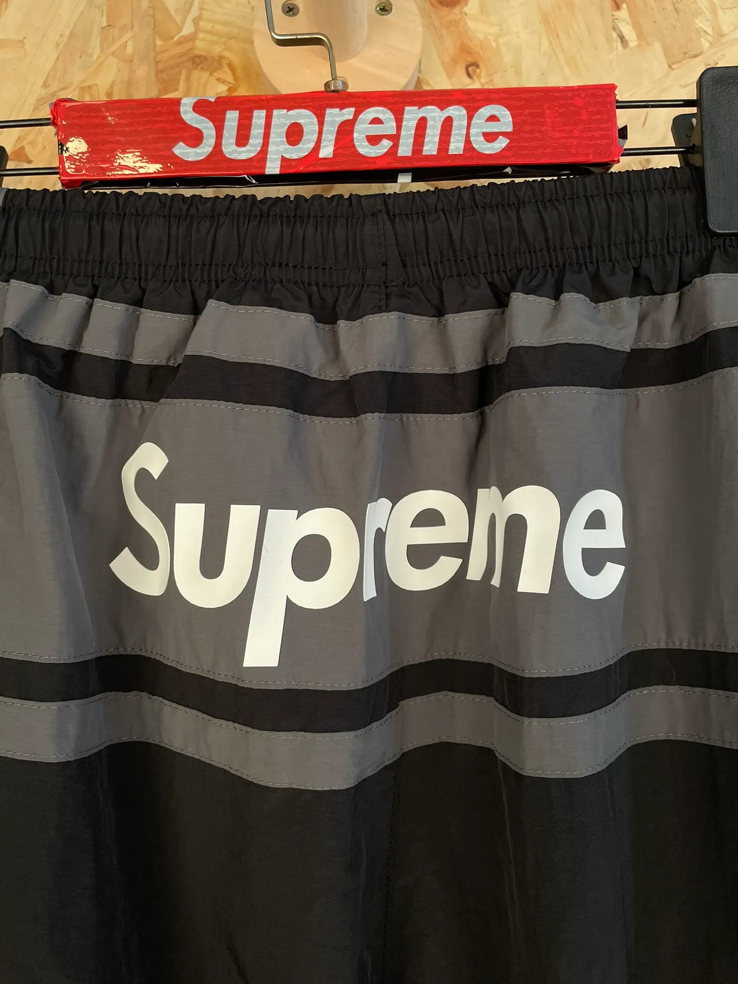 Style number: 7101 Supreme x Ducati joint Series functional racing style suit casual sports trousers size: S M L XL color: Black trousers