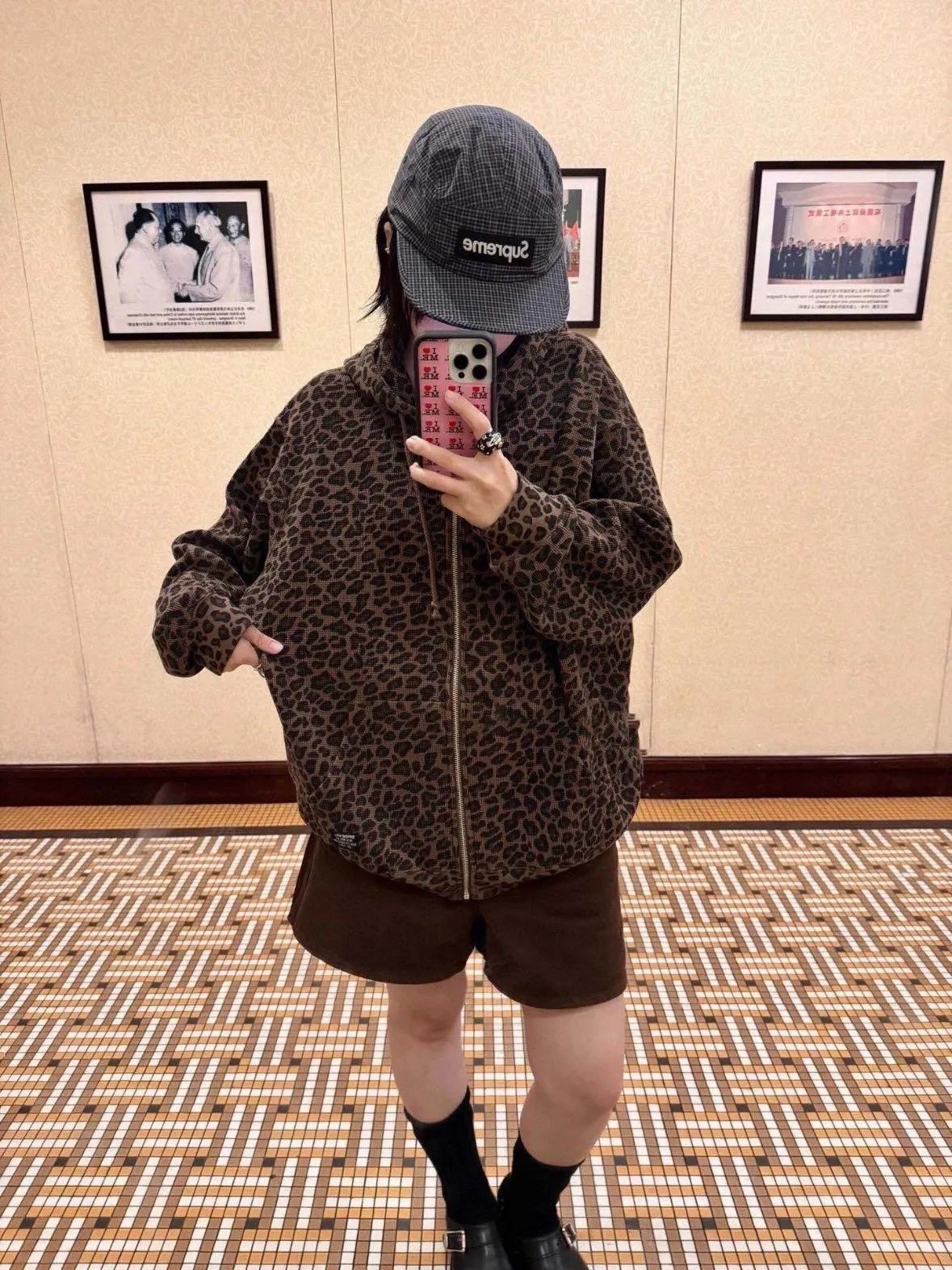 [Upper body picture] Supreme leopard print waffle hooded jacket