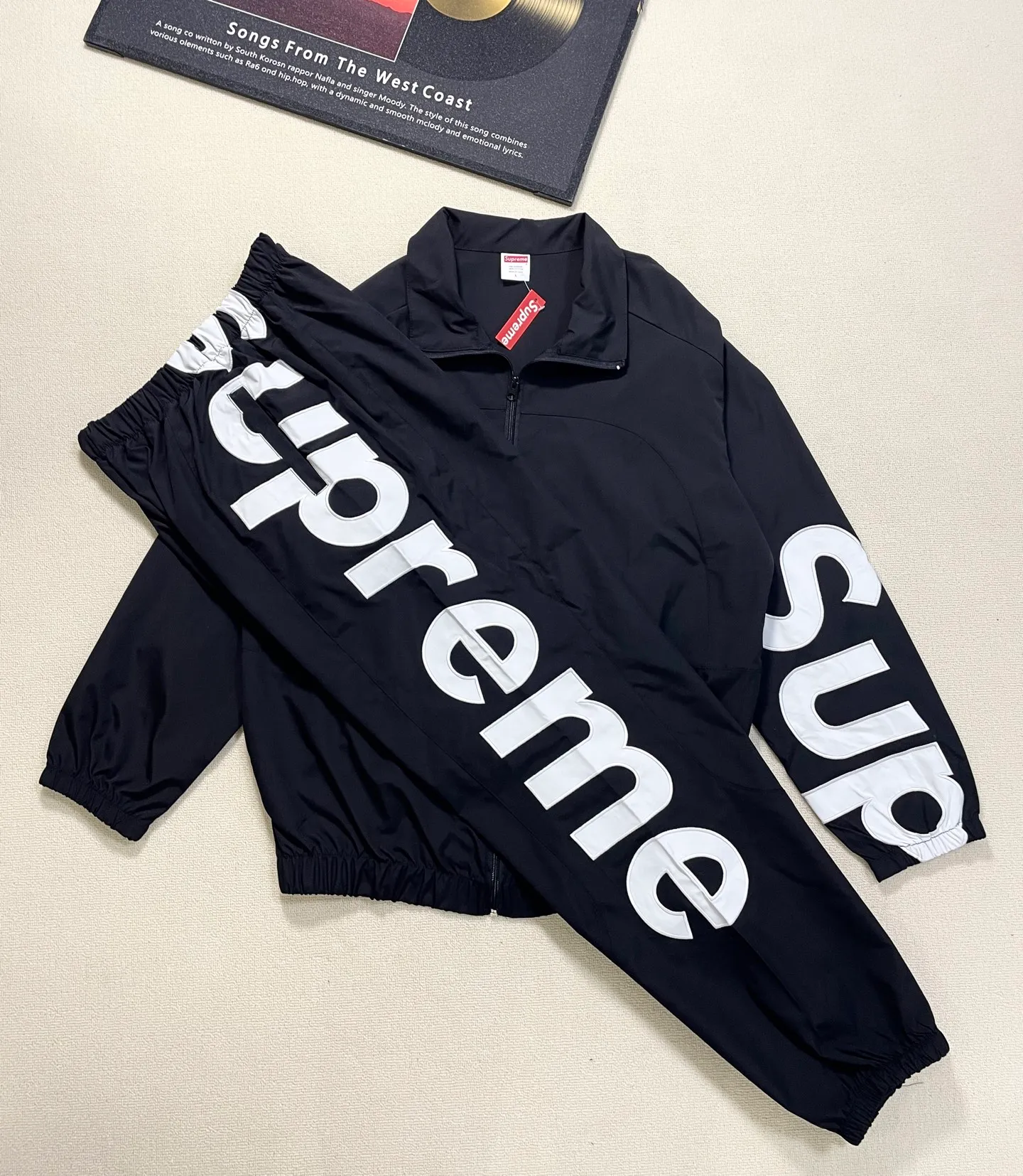 Actual photos of details of Black suit#
