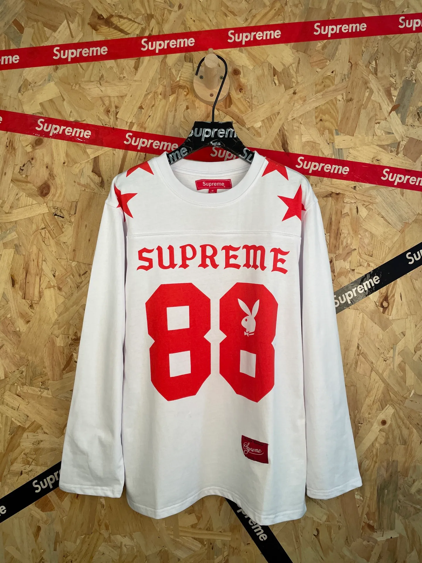 Style number: 8191 supreme SS 26 playboy joint model No. 88 rabbit football long-sleeved T-shirt Color: Black White Pink Size: S-XL