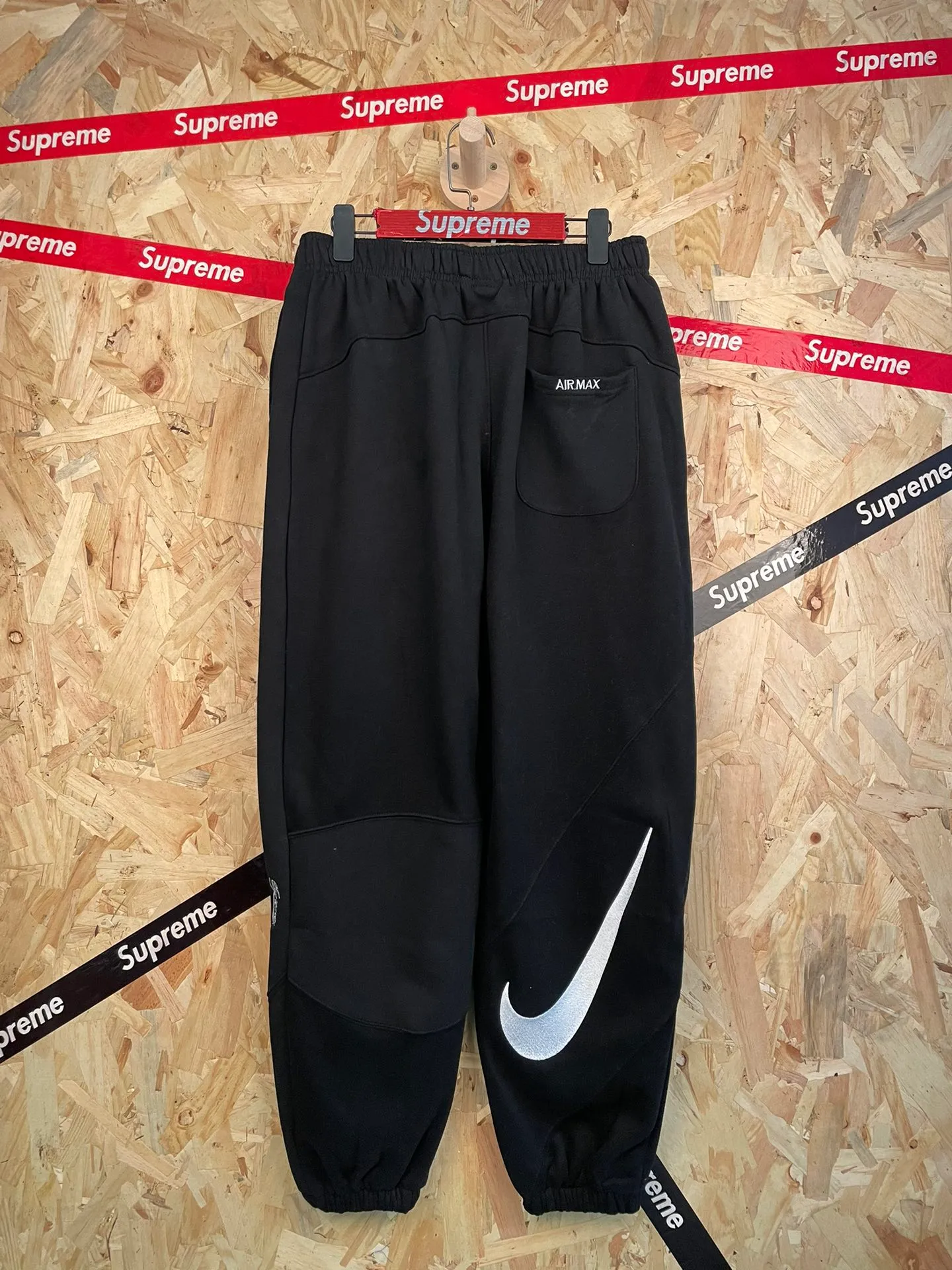 Style number: 7111 supreme co-branded Nike embroidered hooded sweatpants suit size: S M L XL color: Gray Black