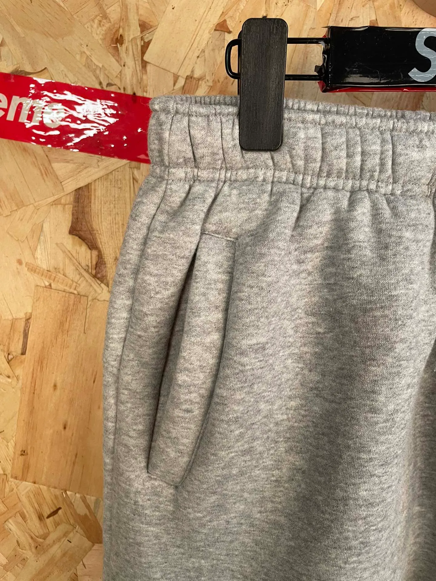Style number: 7111 supreme co-branded Nike embroidered hooded sweatpants suit size: S M L XL color: Gray Black
