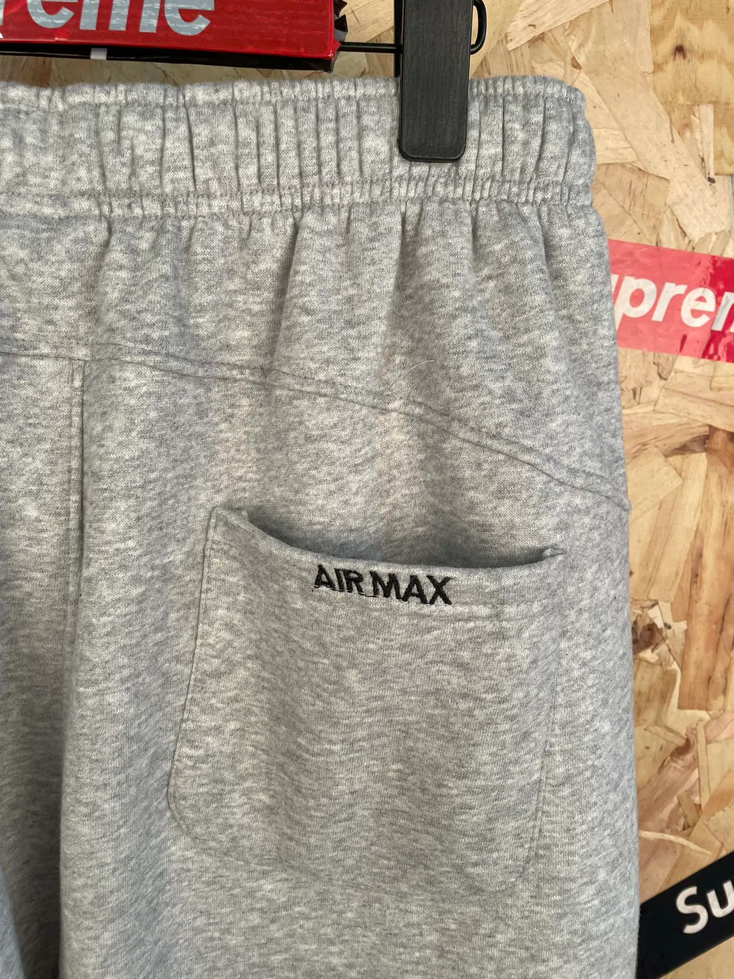 Style number: 7111 supreme co-branded Nike embroidered hooded sweatpants suit size: S M L XL color: Gray Black