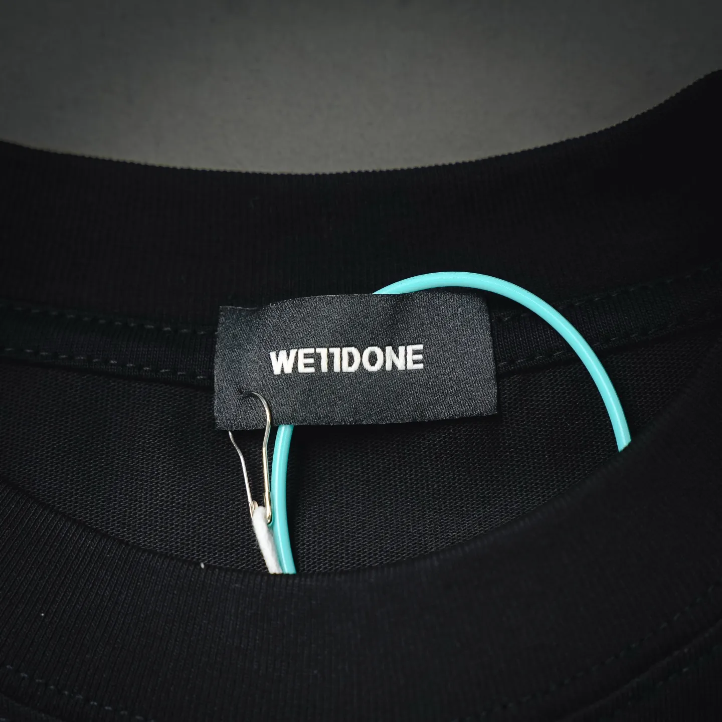 WE 11DONE 26SS Same Style LOGO T 320 ：Black、White、 Sizes：S、M、L