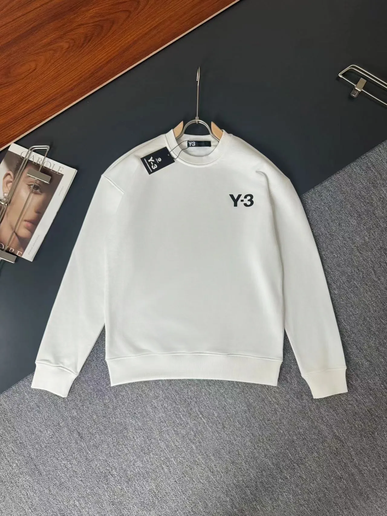 Y-3*Yoji Yamamoto*The most New Arrival round neck fashionable long-sleeved sweatshirt in autumn and winter, thick plate➕silicone process logo design, pure cotton fabric! Comfortable against the skin, durable and easy to wear, meticulous original craftsmanship, a must-have for casual Versatile Sizes S M L XL XXL