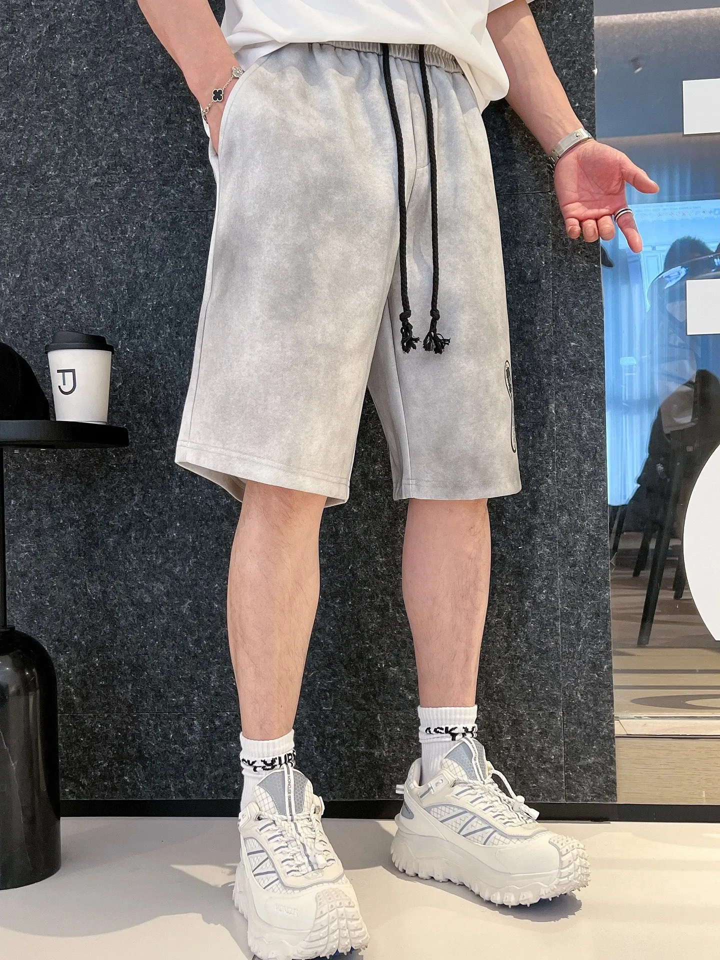 Y 3 Complete three standards 2026 summer New Arrival men's casual shorts, advanced custom-made Breathable fabric Breathable fabric with high elasticity and comfort, impeccable details, top-grade accessories, original logo design concept, delicate and soft feel! The upper body fit is awesome! Size: M-XXXL Please state your height and weight when ordering
