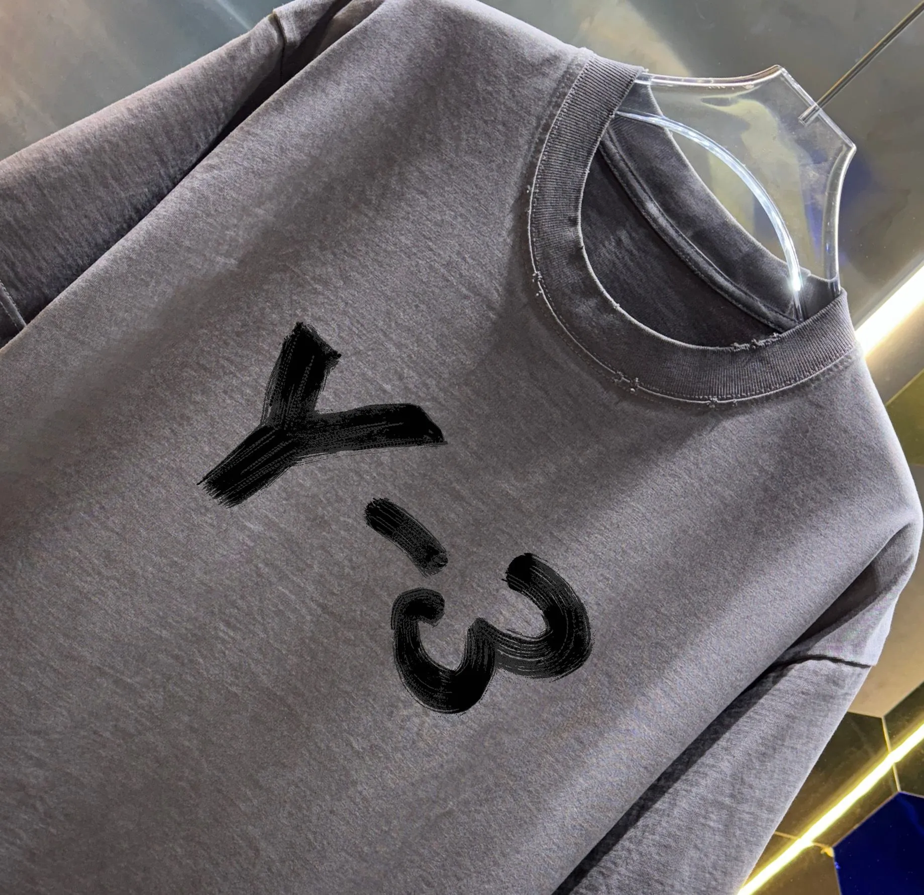 Y 3*Yamamoto*Yoji 2026 Spring and Summer New Arrival Simple signature letter printing technology Y-3 Washed and worn Round neck short-sleeved T-shirt Men and women Same Style Tag Collar label Washed mark Complete with three labels Color: Washed black Washed white Washed gray Brown Size: S M L XL XXL