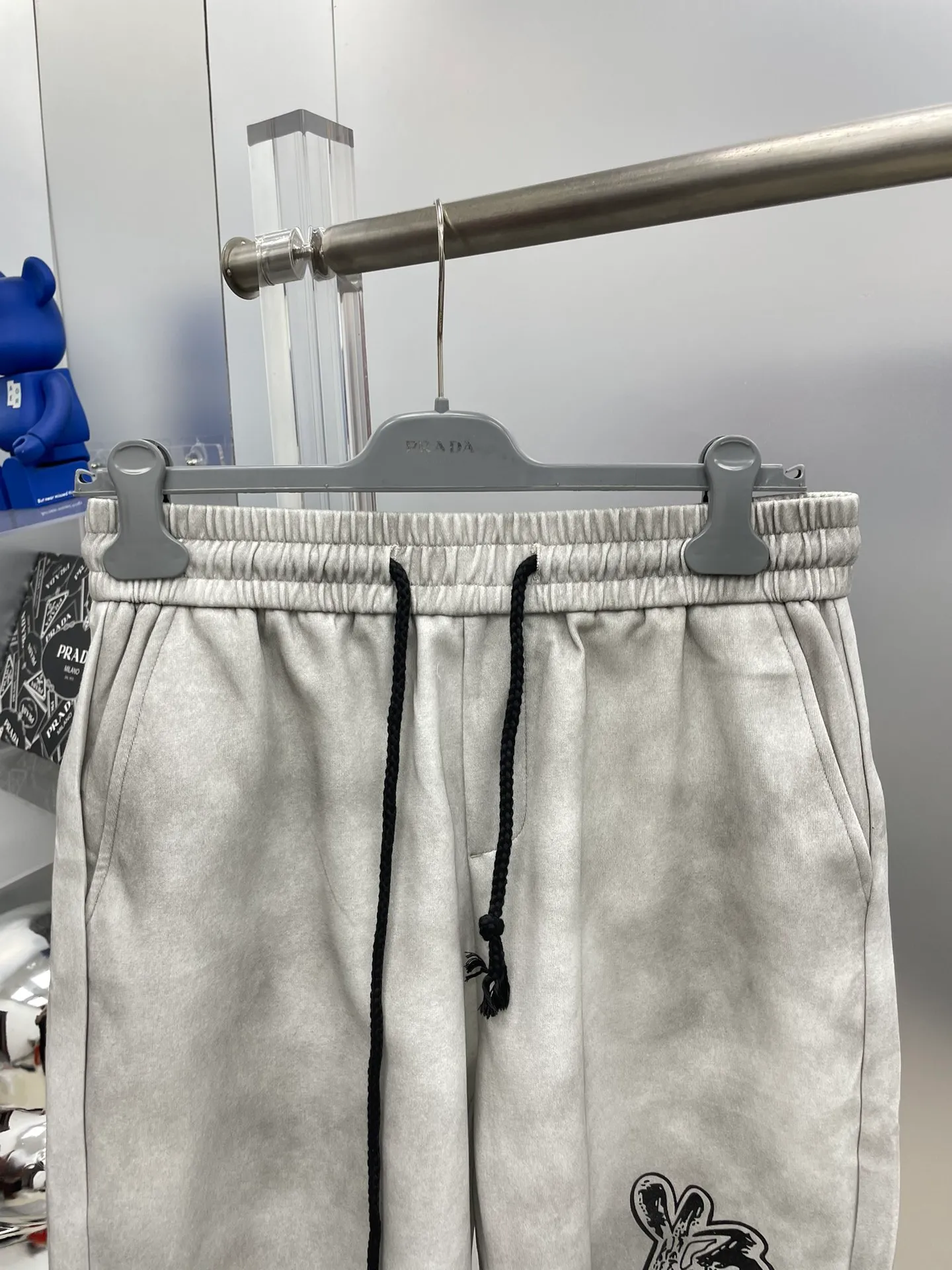 Y 3 Yohji Yamamoto 2026 Summer New Arrival letter LOGO shorts D High-end customized Breathable fabric Breathable has extremely high elasticity and comfort, impeccable details, top-grade accessories, original logo design concept, delicate and soft feel! The upper body fit is awesome! Size: M-XXXL Please state your height and weight when ordering