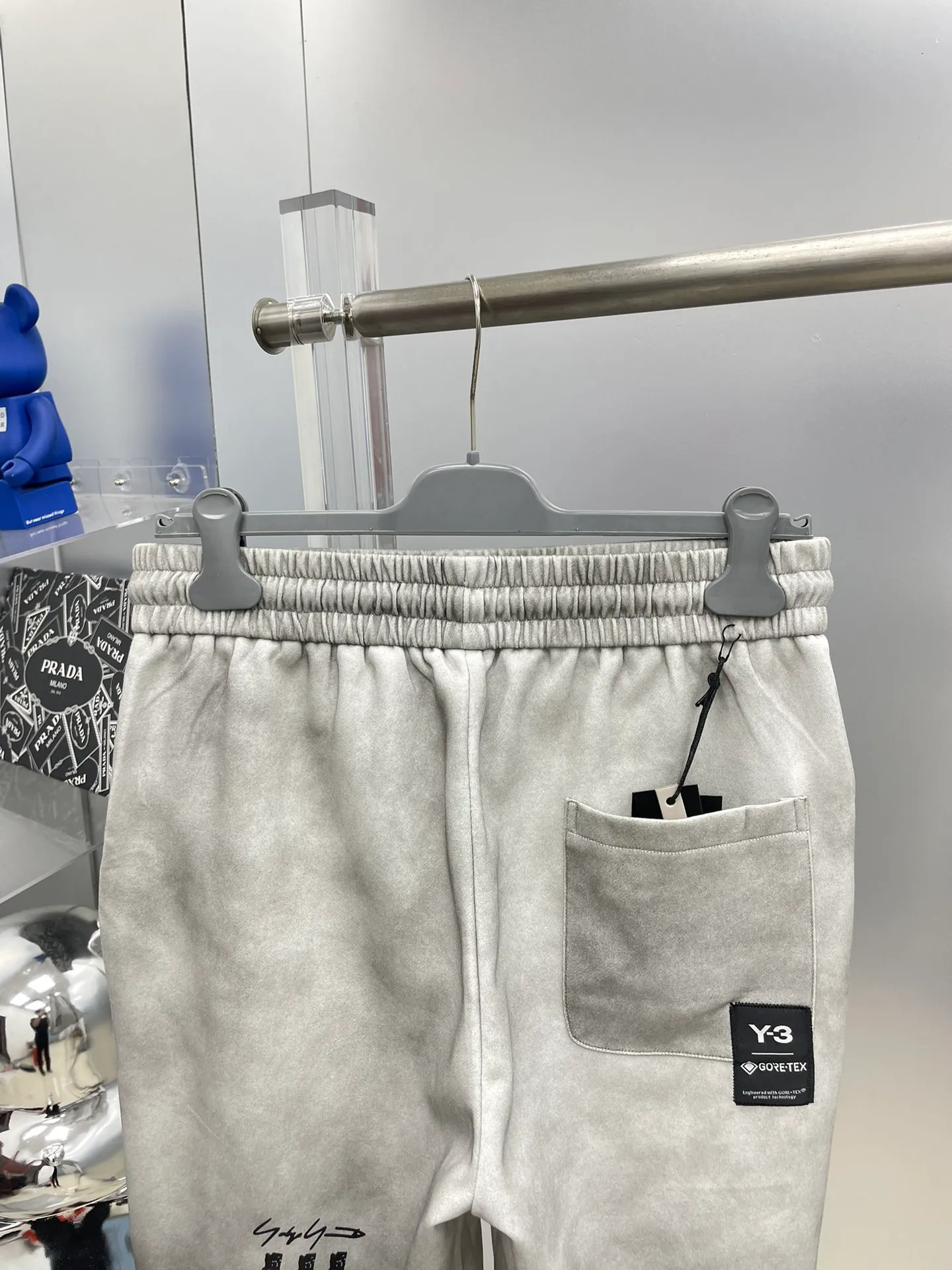 Y 3 Yohji Yamamoto 2026 Summer New Arrival letter LOGO shorts D High-end customized Breathable fabric Breathable has extremely high elasticity and comfort, impeccable details, top-grade accessories, original logo design concept, delicate and soft feel! The upper body fit is awesome! Size: M-XXXL Please state your height and weight when ordering