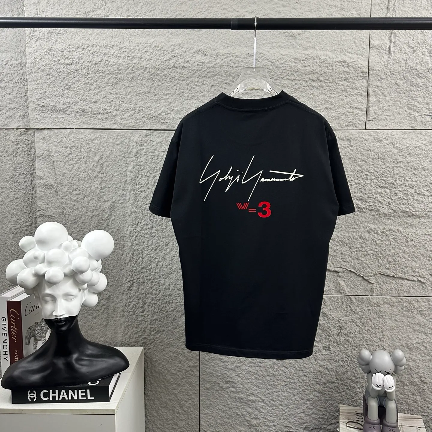 Y 3*Yamamoto*Yoji 2026 Spring and Summer New Arrival Simple signature letters three-dimensional flocking technology Y-3 Customized double yarn plain cotton fabric Short-sleeved T-shirt Men and women Same Style Color: Black White Size: S (90-130 pounds) M (120-150 pounds) L (140-165 pounds) XL (160-180 pounds) XXL (180 pounds)