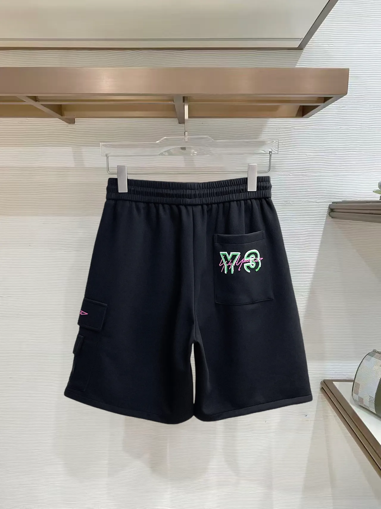 Y 3 Complete three standards 2026 summer New Arrival men's casual shorts, advanced custom-made Breathable fabric Breathable fabric with high elasticity and comfort, impeccable details, top-grade accessories, original logo design concept, delicate and soft feel! The upper body fit is awesome! Size: M-XXXL Please state your height and weight when ordering