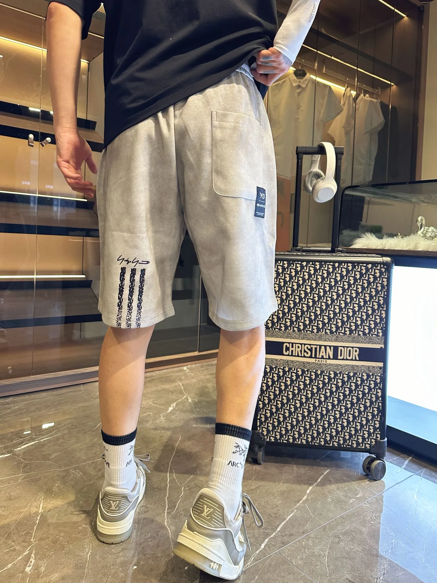 Y 3 Complete three standards 2026 summer New Arrival men's casual shorts, advanced custom-made Breathable fabric Breathable fabric with high elasticity and comfort, impeccable details, top-grade accessories, original logo design concept, delicate and soft feel! The upper body fit is awesome! Size: M-XXXL Please state your height and weight when ordering
