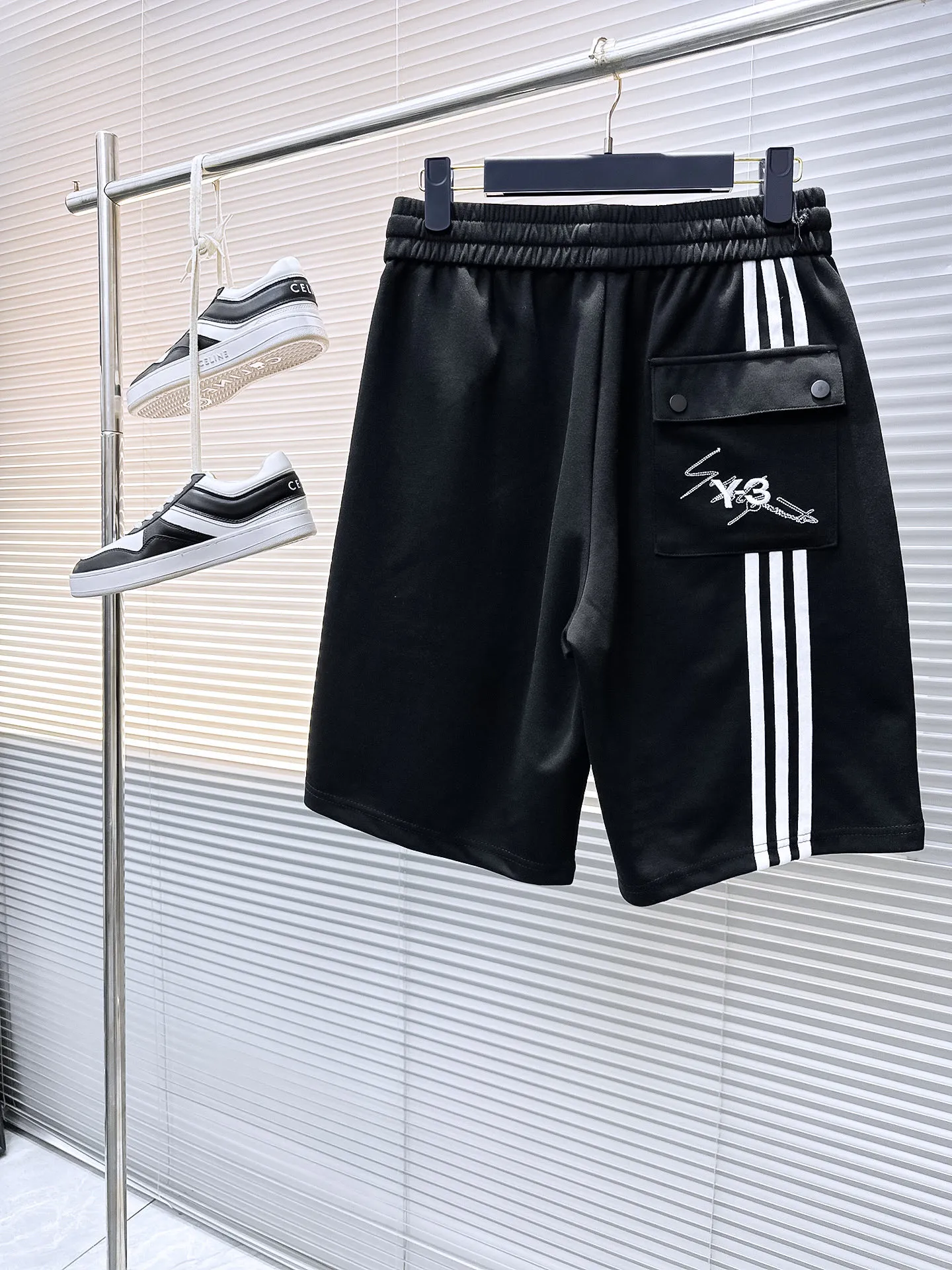 Y 3 Complete three standards 2026 summer New Arrival men's casual shorts, advanced custom-made Breathable fabric Breathable fabric with high elasticity and comfort, impeccable details, top-grade accessories, original logo design concept, delicate and soft feel! The upper body fit is awesome! Size: M-XXXL Please state your height and weight when ordering