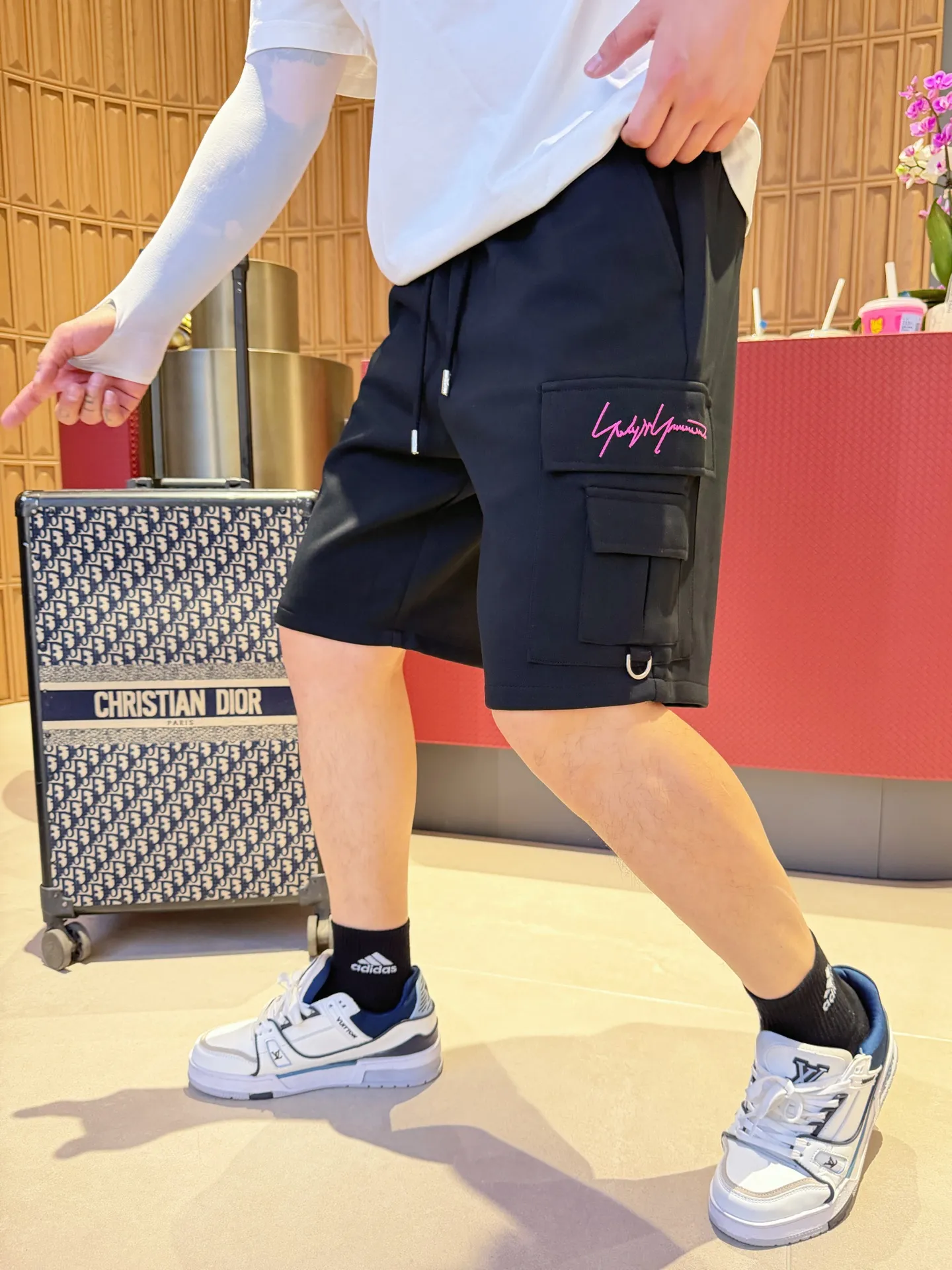 Y 3 Complete three standards 2026 summer New Arrival men's casual shorts, advanced custom-made Breathable fabric Breathable fabric with high elasticity and comfort, impeccable details, top-grade accessories, original logo design concept, delicate and soft feel! The upper body fit is awesome! Size: M-XXXL Please state your height and weight when ordering