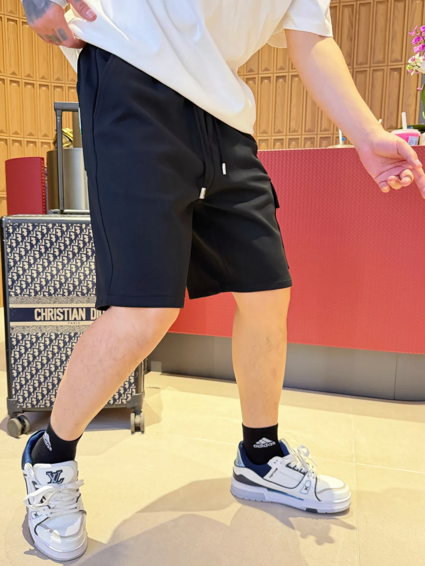 Y 3 Complete three standards 2026 summer New Arrival men's casual shorts, advanced custom-made Breathable fabric Breathable fabric with high elasticity and comfort, impeccable details, top-grade accessories, original logo design concept, delicate and soft feel! The upper body fit is awesome! Size: M-XXXL Please state your height and weight when ordering