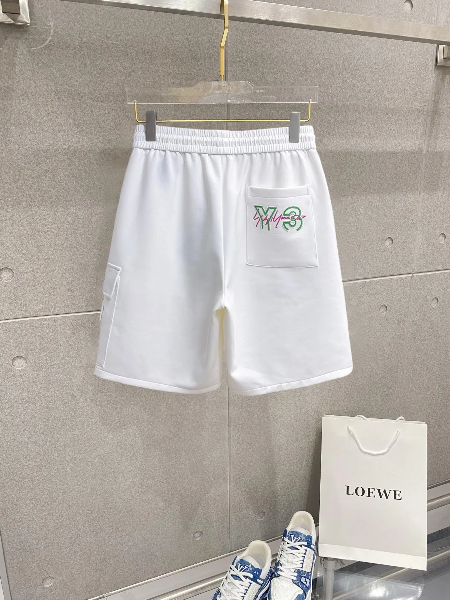 Y 3 Complete three standards 2026 summer New Arrival men's casual shorts, advanced custom-made Breathable fabric Breathable fabric with high elasticity and comfort, impeccable details, top-grade accessories, original logo design concept, delicate and soft feel! The upper body fit is awesome! Size: M-XXXL Please state your height and weight when ordering