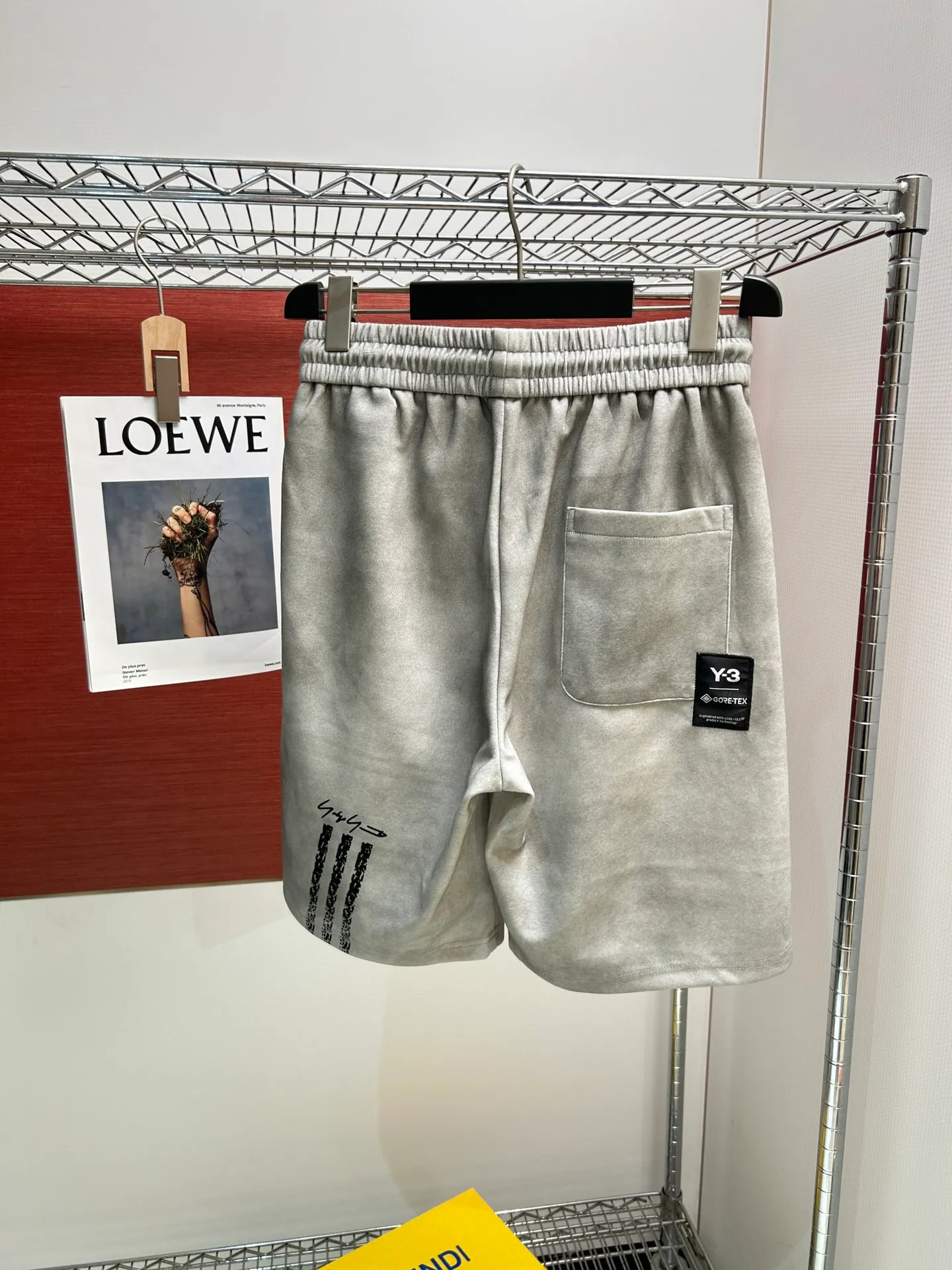 Y 3 Complete three standards 2026 summer New Arrival men's casual shorts, advanced custom-made Breathable fabric Breathable fabric with high elasticity and comfort, impeccable details, top-grade accessories, original logo design concept, delicate and soft feel! The upper body fit is awesome! Size: M-XXXL Please state your height and weight when ordering