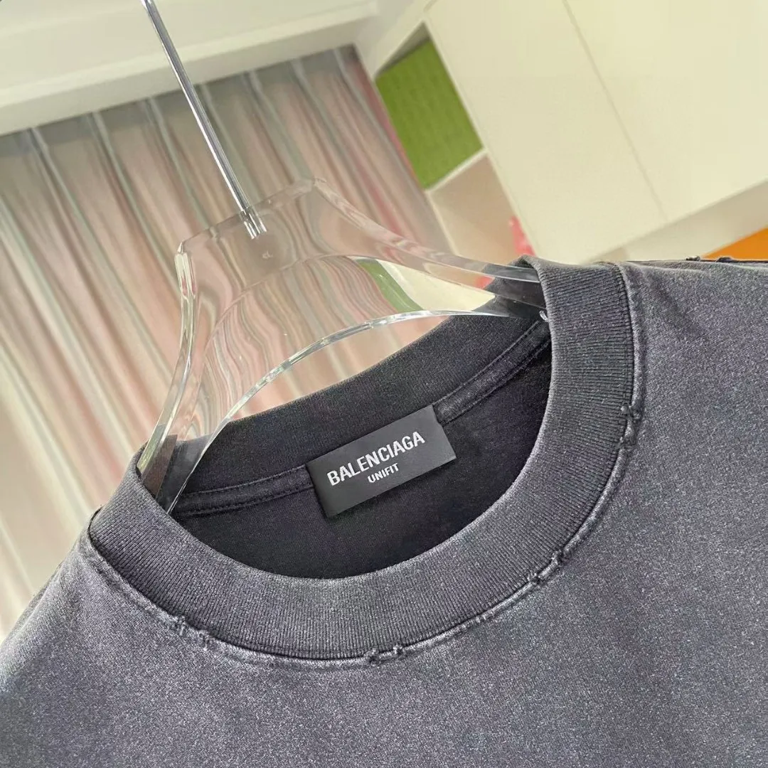 Y-3 2026 Summer New Arrival Washed, distressed, personalized letter logo print, short-sleeved T-shirt, customized fabric g Men and women Same Style Size: S M L XL XXL Five sizes Color: Black White Purple Gray
