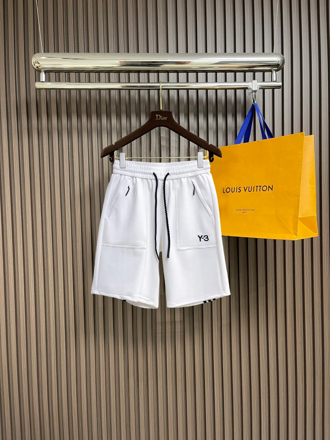 Y 3 Complete three standards 2026 summer New Arrival men's casual shorts, advanced custom-made Breathable fabric Breathable fabric with high elasticity and comfort, impeccable details, top-grade accessories, original logo design concept, delicate and soft feel! The upper body fit is awesome! Size: M-XXXL Please state your height and weight when ordering
