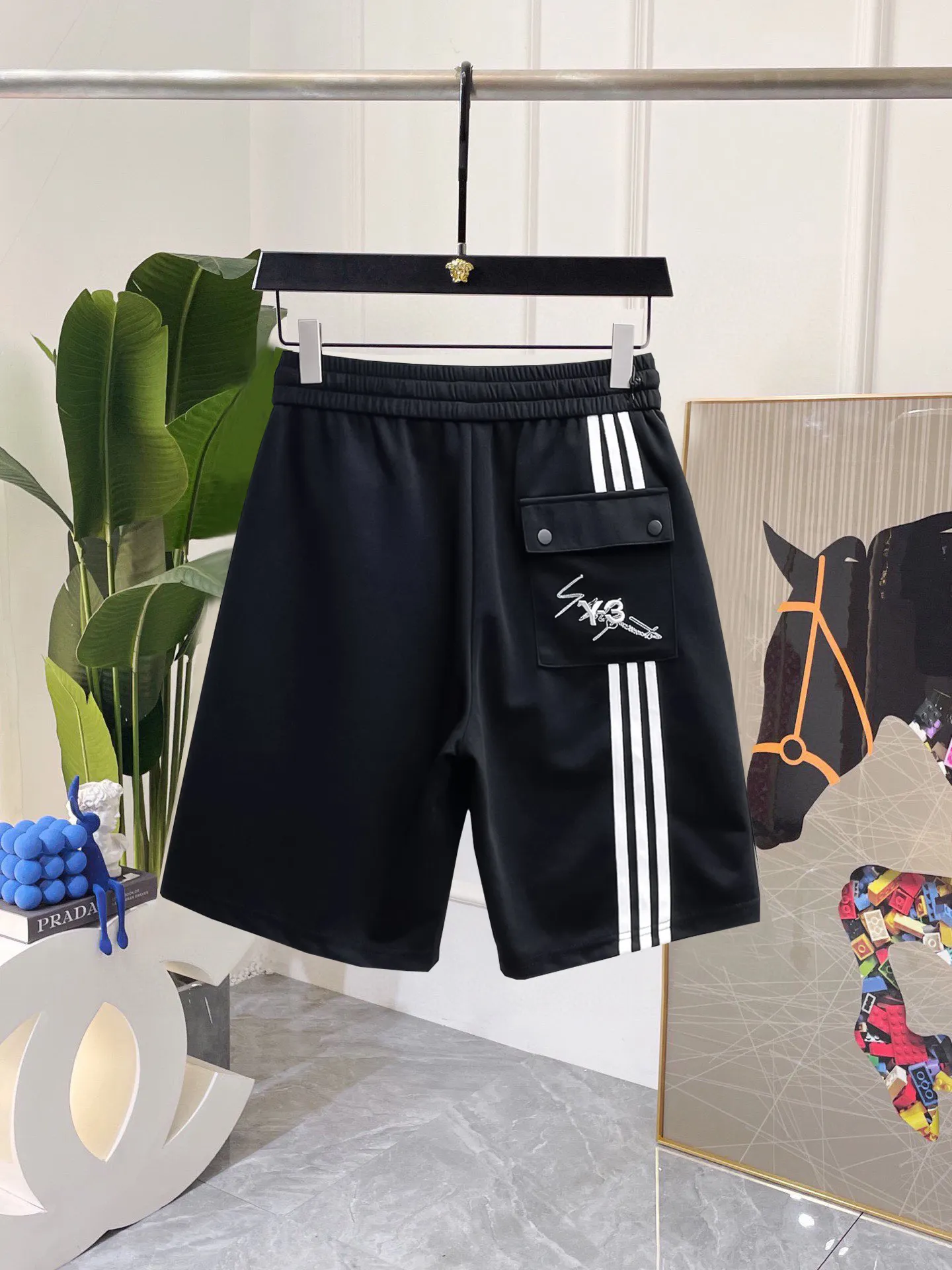 Y 3 Complete three standards 2026 summer New Arrival men's casual shorts, advanced custom-made Breathable fabric Breathable fabric with high elasticity and comfort, impeccable details, top-grade accessories, original logo design concept, delicate and soft feel! The upper body fit is awesome! Size: M-XXXL Please state your height and weight when ordering