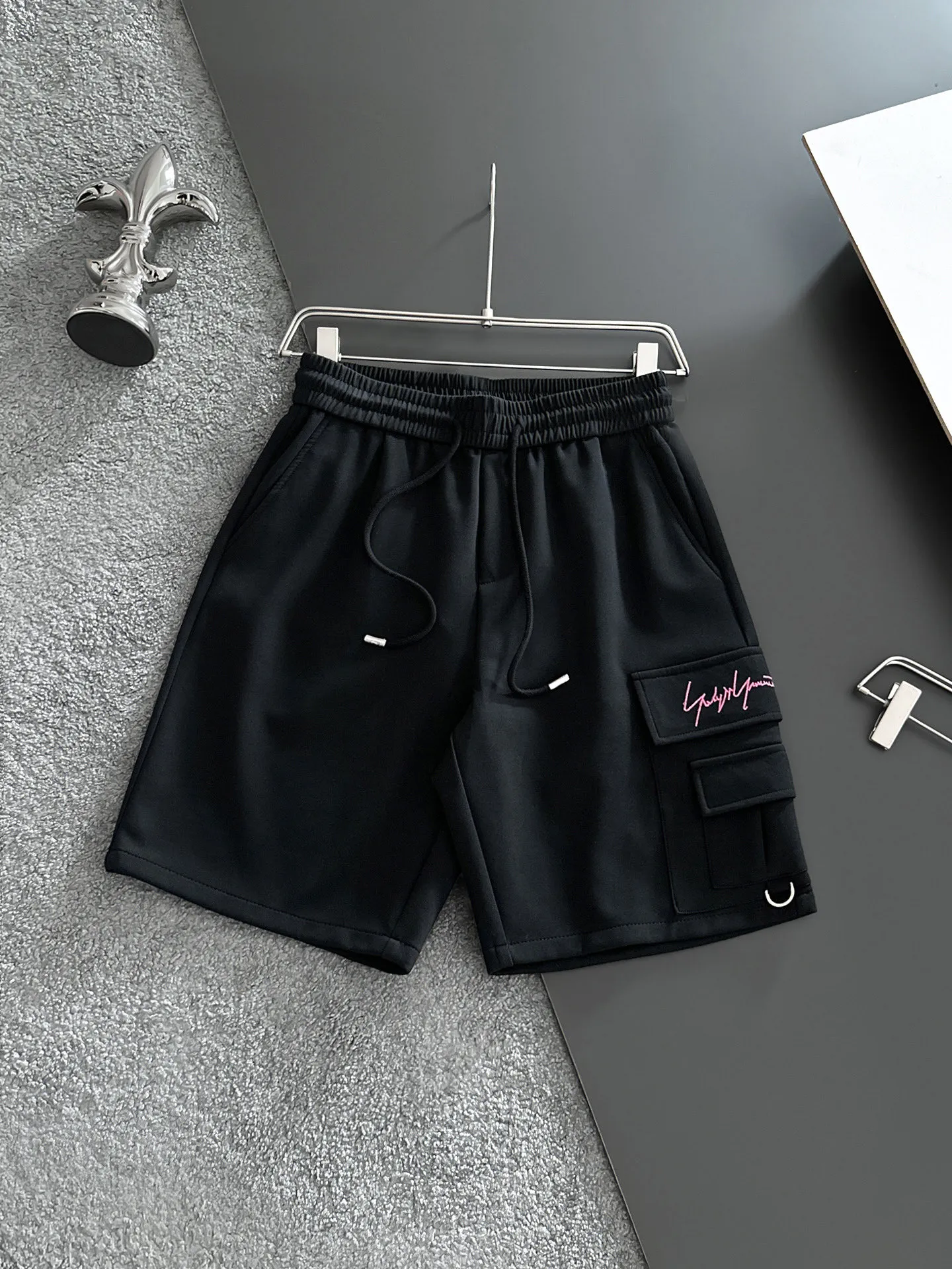 Y 3 Complete three standards 2026 summer New Arrival men's casual shorts, advanced custom-made Breathable fabric Breathable fabric with high elasticity and comfort, impeccable details, top-grade accessories, original logo design concept, delicate and soft feel! The upper body fit is awesome! Size: M-XXXL Please state your height and weight when ordering