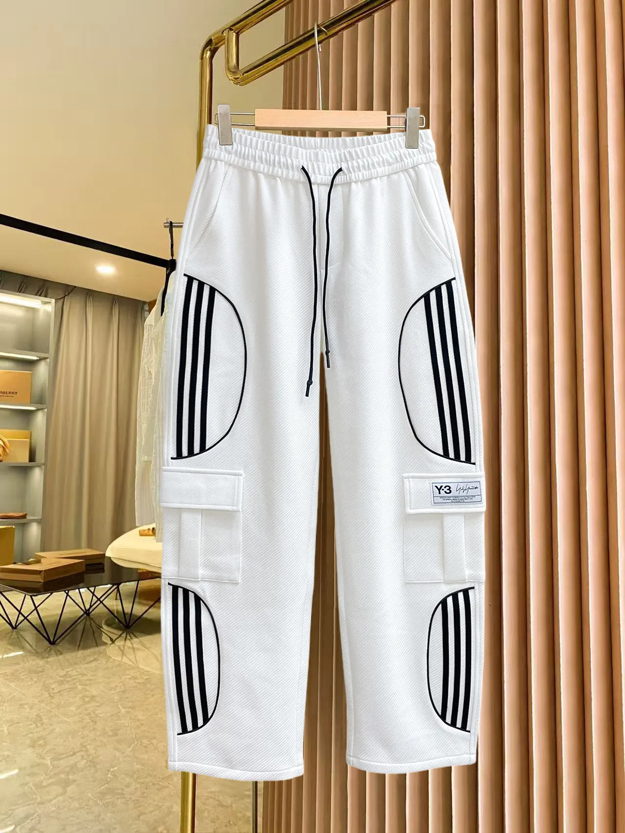 Y 3 [Higher version] The latest products for autumn and winter 2026, available at the counter simultaneously, original goods, fashionable casual trousers and casual pants, using imported original fabrics, top-grade embroidery 🪡 craft letter pattern logo, original hardware accessories decoration, simple yet fashionable, fashionable and handsome upper body, Sizes: M-3XL