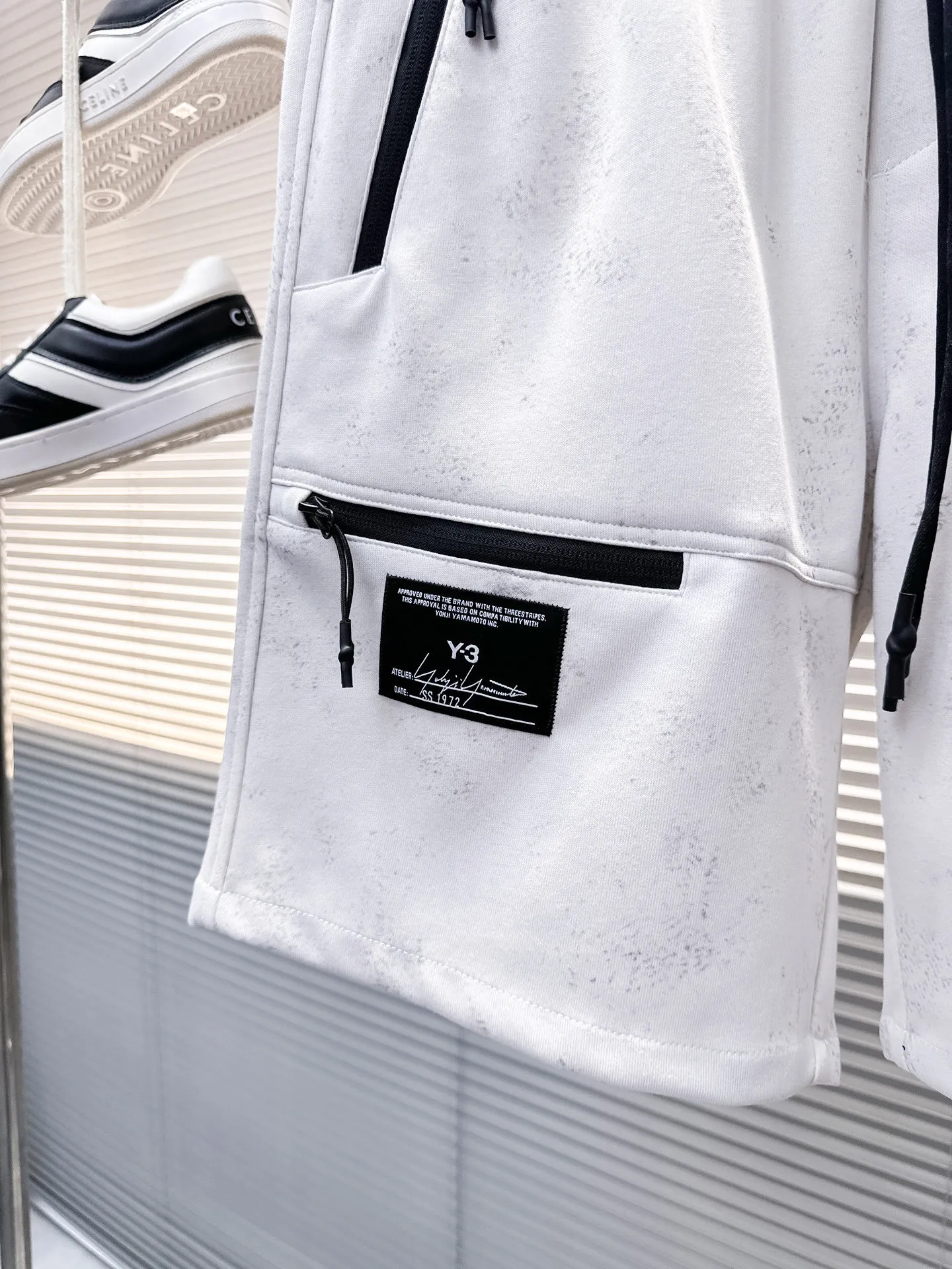 Y 3 Complete three standards 2026 summer New Arrival men's casual shorts, advanced custom-made Breathable fabric Breathable fabric with high elasticity and comfort, impeccable details, top-grade accessories, original logo design concept, delicate and soft feel! The upper body shape is awesome! Size: M-XXXL Please state your height and weight when ordering