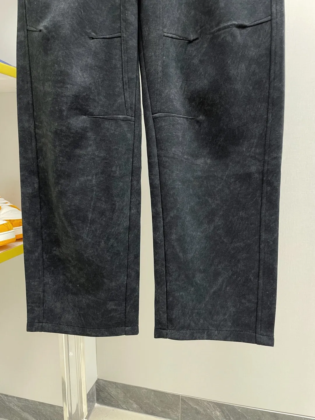 Y 3 Yohji Yamamoto 2026 Autumn and Winter New Arrival brand LOGO casual pants and trousers DD are on sale simultaneously on the official website. Brand Classic LOGO casual pants, customized fabrics, excellent comfort and strong touch. Highly recognisable, perfect appearance and craftsmanship. Size:M-3XL