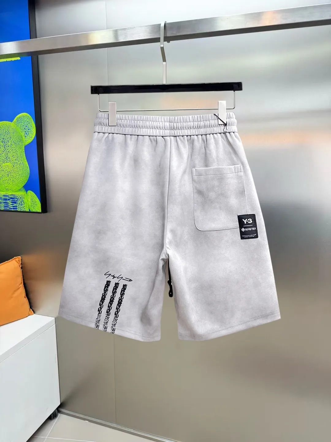 Y 3 Complete three standards 2026 summer New Arrival men's casual shorts, advanced custom-made Breathable fabric Breathable fabric with high elasticity and comfort, impeccable details, top-grade accessories, original logo design concept, delicate and soft feel! The upper body fit is awesome! Size: M-XXXL Please state your height and weight when ordering