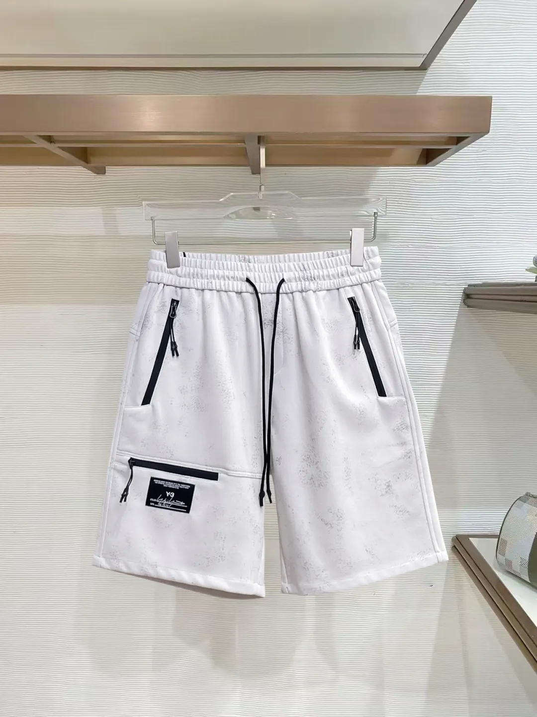 Y 3 Complete three standards 2026 summer New Arrival men's casual shorts, advanced custom-made Breathable fabric Breathable fabric with high elasticity and comfort, impeccable details, top-grade accessories, original logo design concept, delicate and soft feel! The upper body fit is awesome! Size: M-XXXL Please state your height and weight when ordering