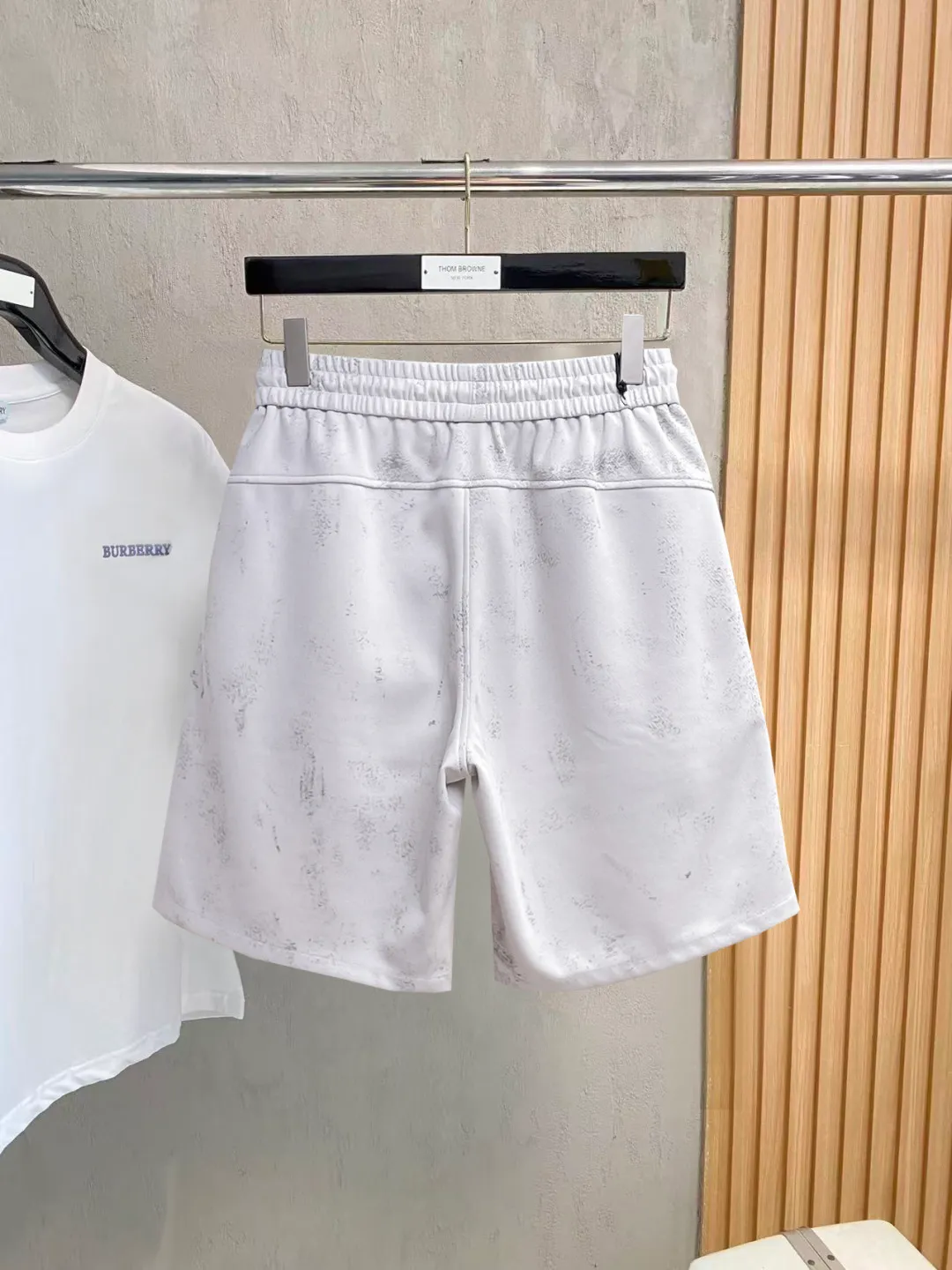 Y 3 Complete three standards 2026 summer New Arrival men's casual shorts, advanced custom-made Breathable fabric Breathable fabric with high elasticity and comfort, impeccable details, top-grade accessories, original logo design concept, delicate and soft feel! The upper body fit is awesome! Size: M-XXXL Please state your height and weight when ordering