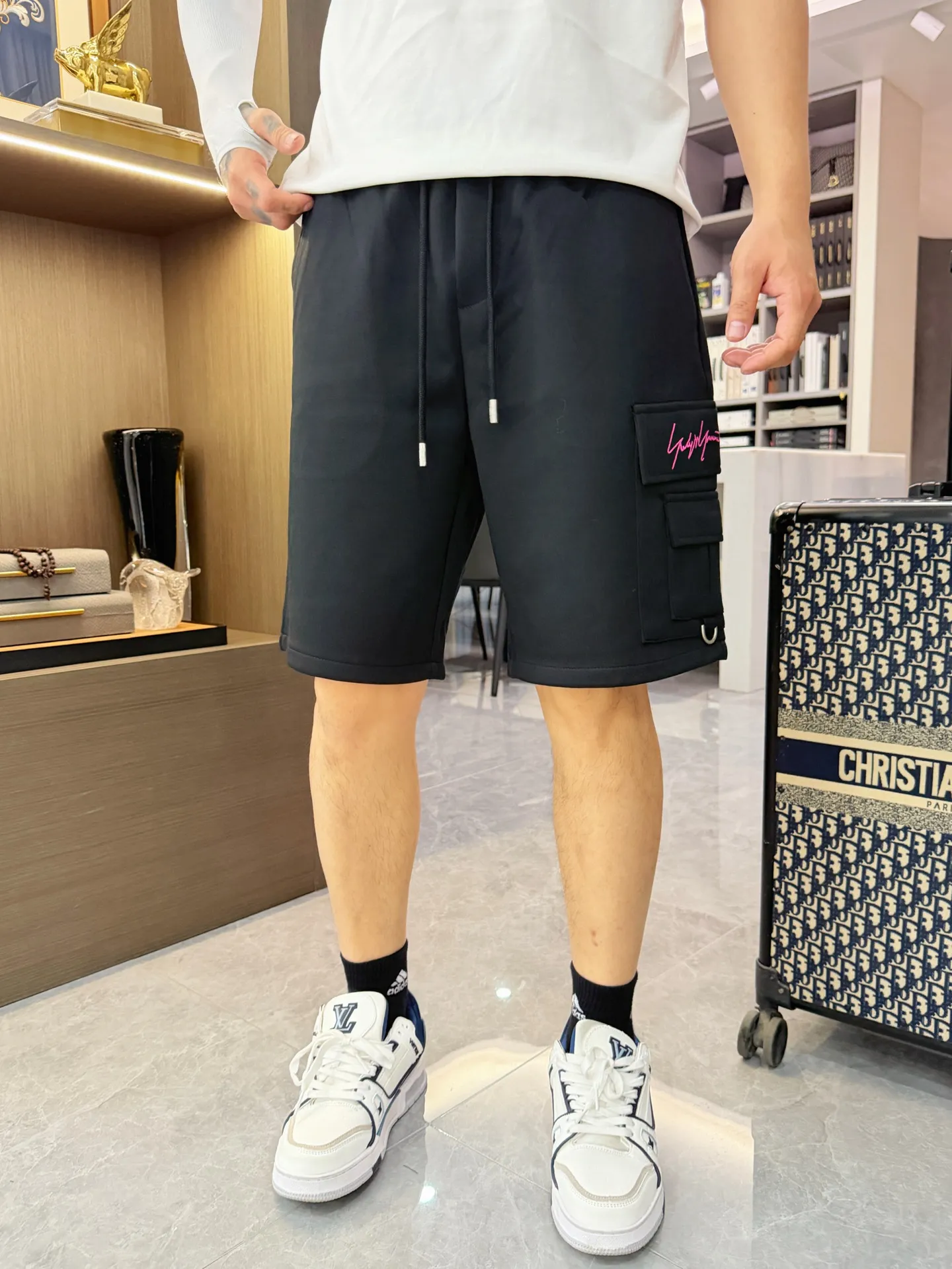 Y 3 Complete three standards 2026 summer New Arrival men's casual shorts, advanced custom-made Breathable fabric Breathable fabric with high elasticity and comfort, impeccable details, top-grade accessories, original logo design concept, delicate and soft feel! The upper body fit is awesome! Size: M-XXXL Please state your height and weight when ordering