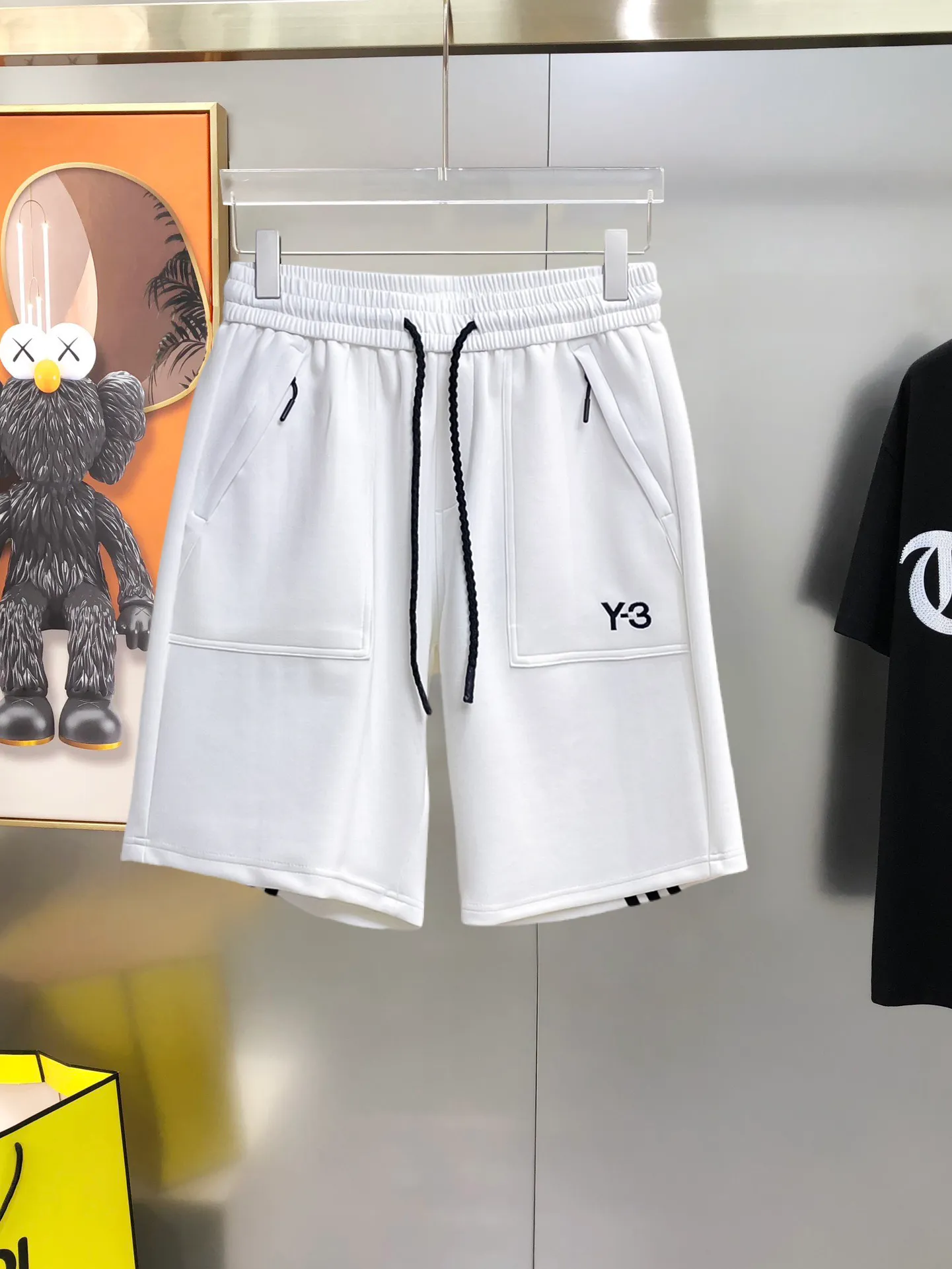 Y 3 Complete three standards 2026 summer New Arrival men's casual shorts, advanced custom-made Breathable fabric Breathable fabric with high elasticity and comfort, impeccable details, top-grade accessories, original logo design concept, delicate and soft feel! The upper body fit is awesome! Size: M-XXXL Please state your height and weight when ordering