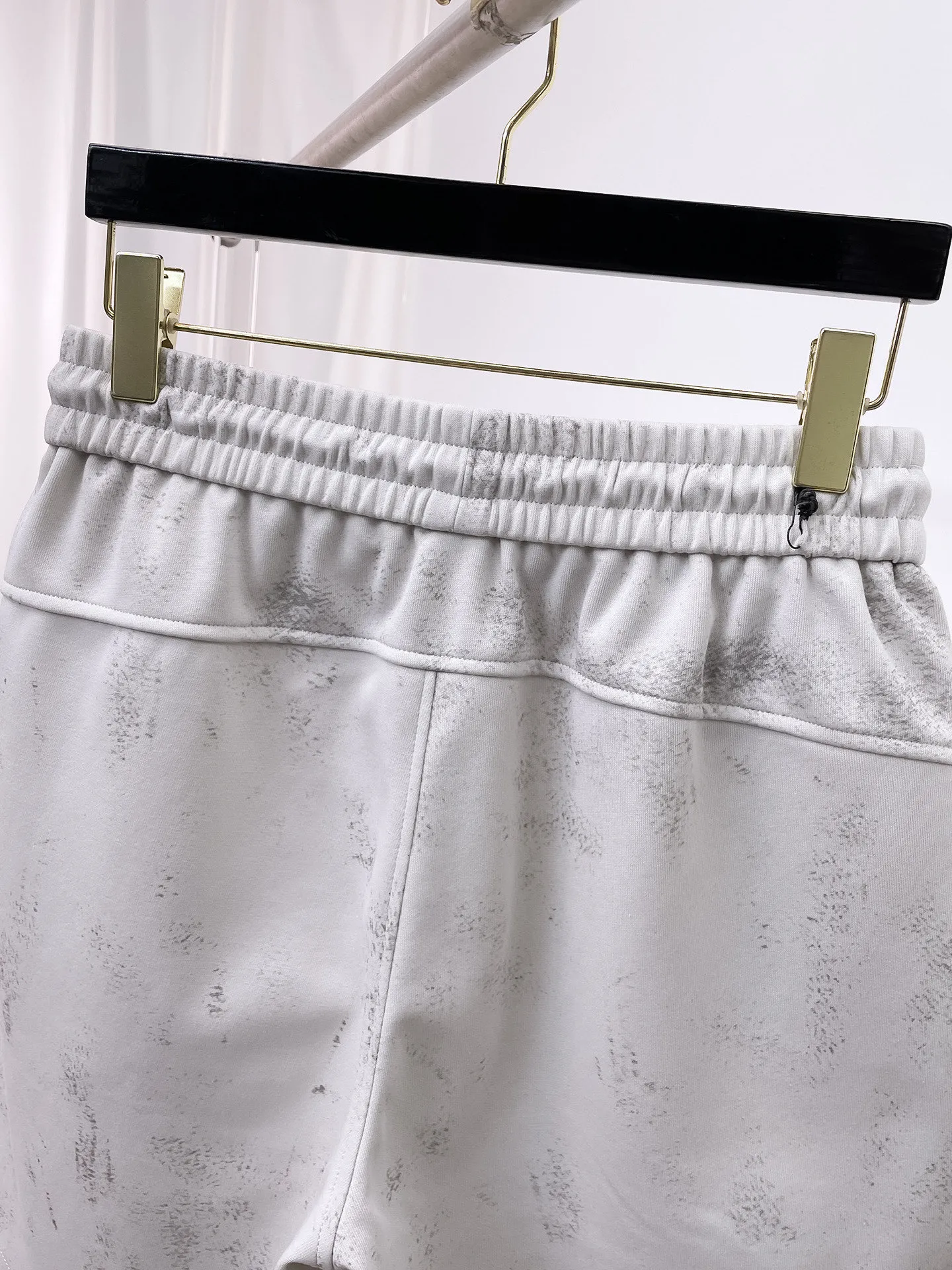 Y 3 Complete three standards 2026 summer New Arrival men's casual shorts, advanced custom-made Breathable fabric Breathable fabric with high elasticity and comfort, impeccable details, top-grade accessories, original logo design concept, delicate and soft feel! The upper body fit is awesome! Size: M-XXXL Please state your height and weight when ordering