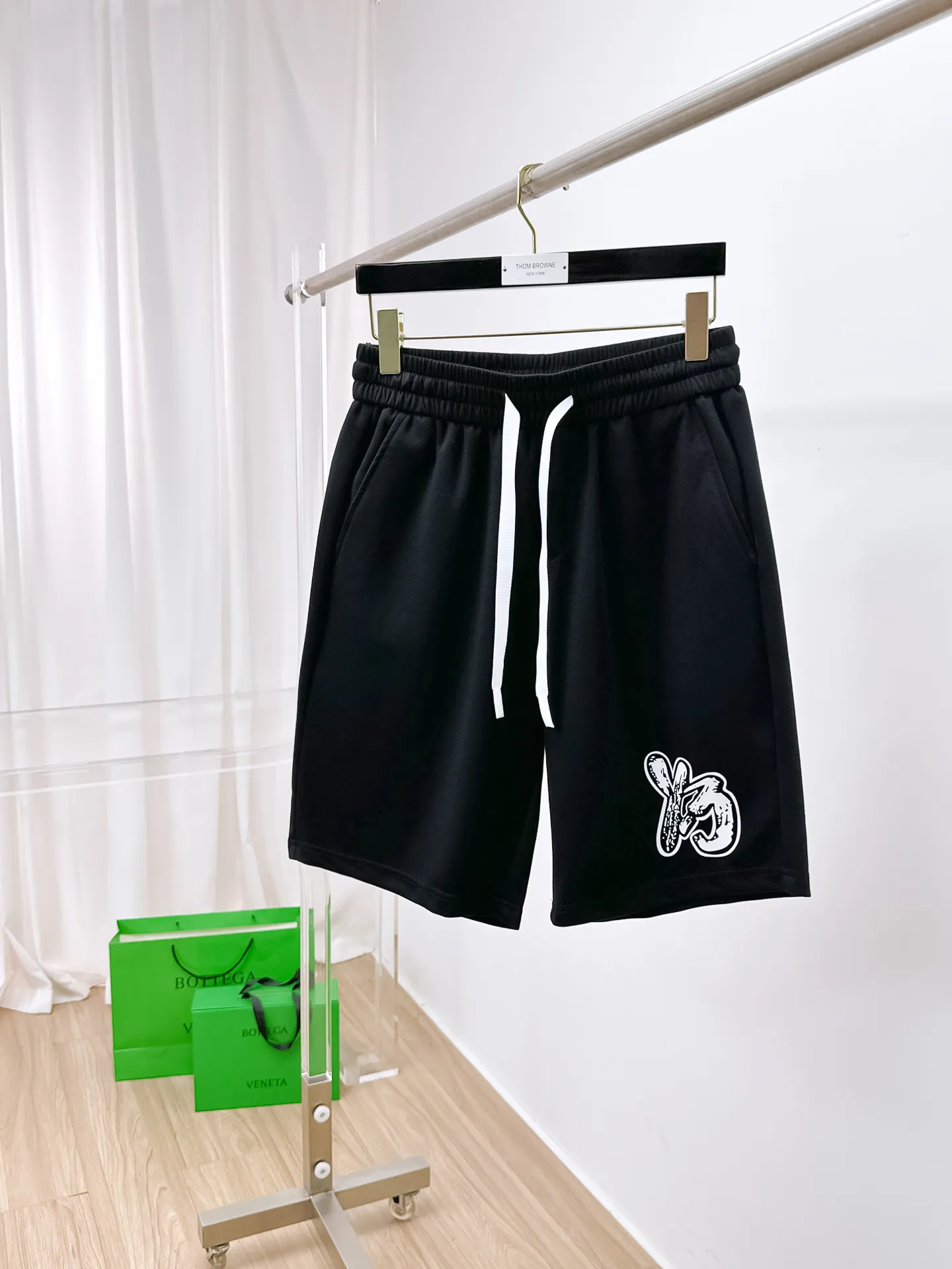 Y 3 Complete three standards 2026 summer New Arrival men's casual shorts, advanced custom-made Breathable fabric Breathable fabric with high elasticity and comfort, impeccable details, top-grade accessories, original logo design concept, delicate and soft feel! The upper body fit is awesome! Size: M-XXXL Please state your height and weight when ordering