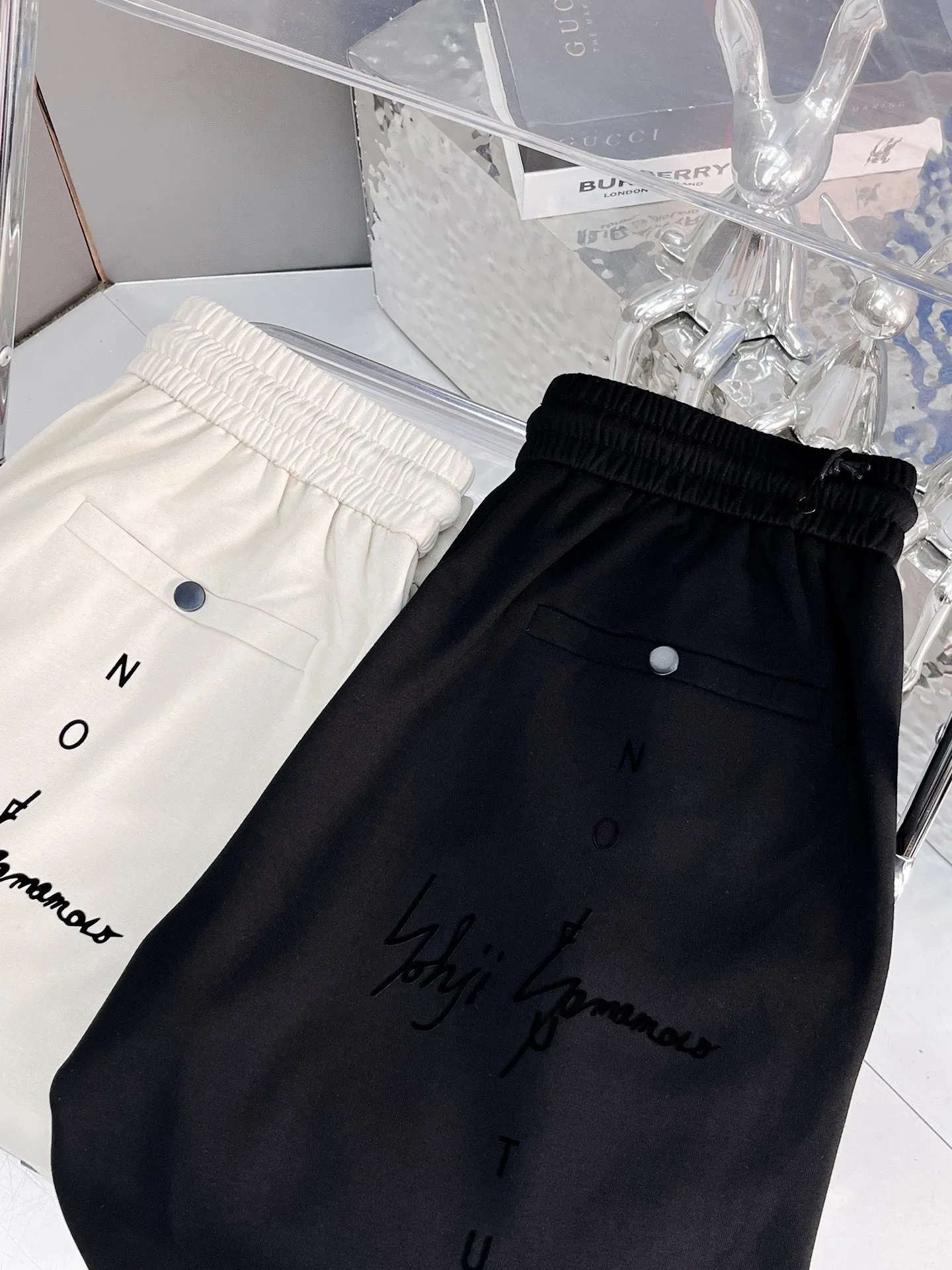 Y 3 Complete three standards 2026 summer New Arrival men's casual shorts, advanced custom-made Breathable fabric Breathable fabric with high elasticity and comfort, impeccable details, top-grade accessories, original logo design concept, delicate and soft feel! The upper body fit is awesome! Size: M-XXXL Please state your height and weight when ordering