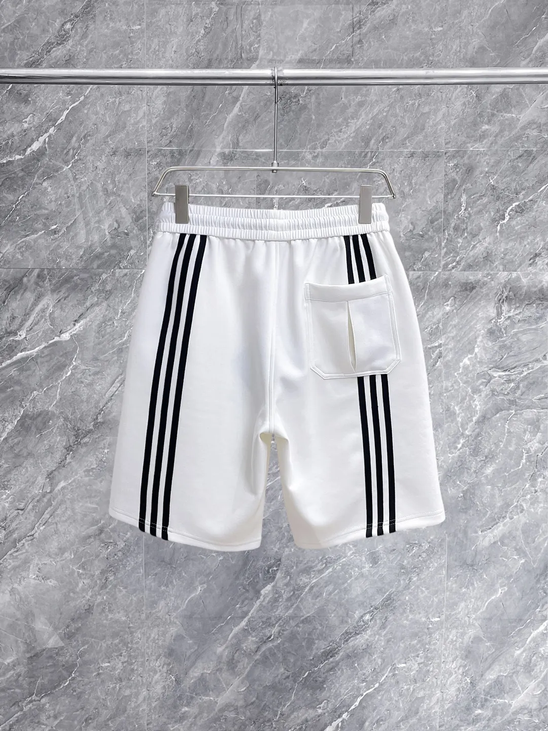 Y 3 Complete three standards 2026 summer New Arrival men's casual shorts, advanced custom-made Breathable fabric Breathable fabric with high elasticity and comfort, impeccable details, top-grade accessories, original logo design concept, delicate and soft feel! The upper body fit is awesome! Size: M-XXXL Please state your height and weight when ordering