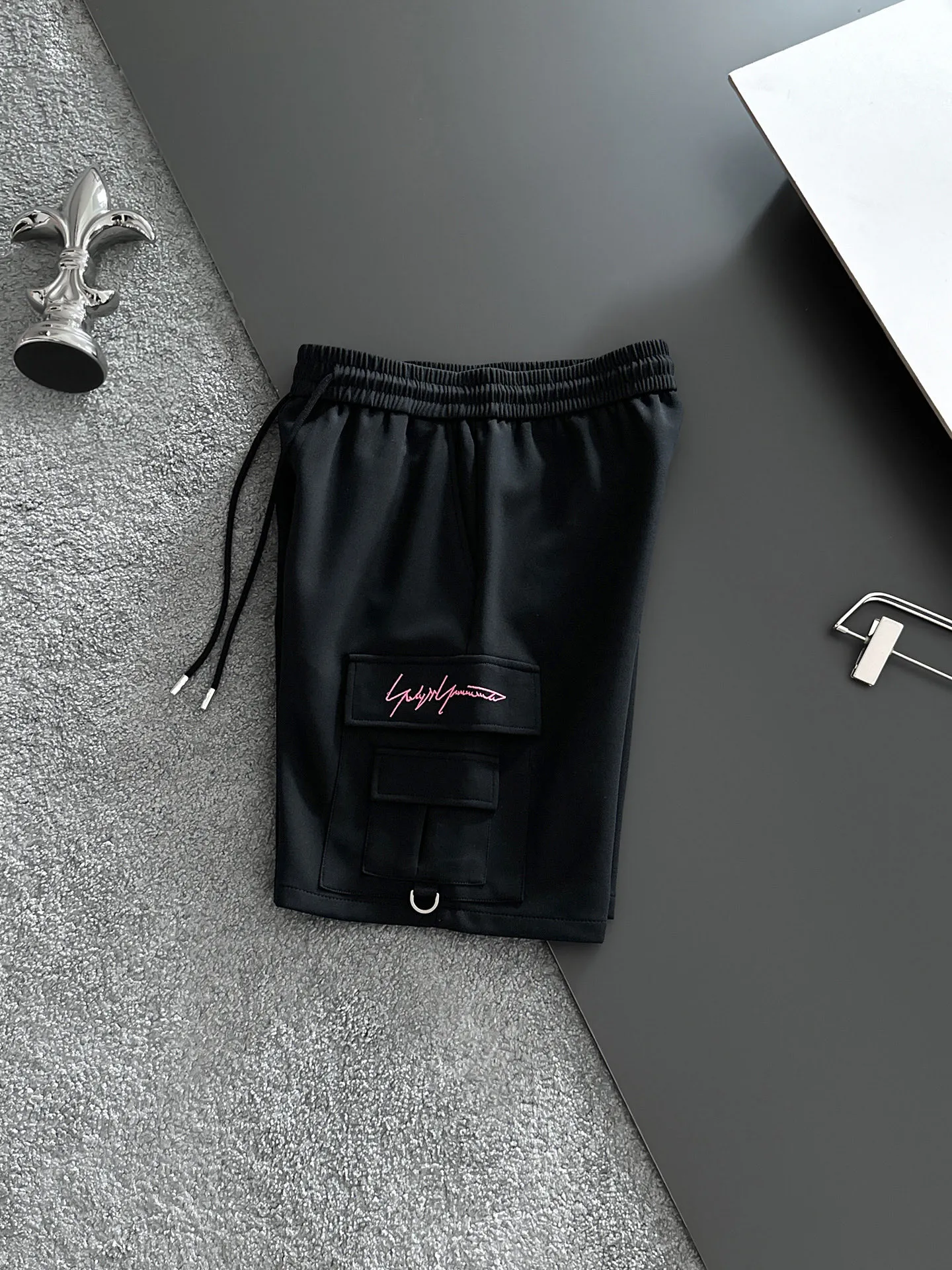 Y 3 Complete three standards 2026 summer New Arrival men's casual shorts, advanced custom-made Breathable fabric Breathable fabric with high elasticity and comfort, impeccable details, top-grade accessories, original logo design concept, delicate and soft feel! The upper body fit is awesome! Size: M-XXXL Please state your height and weight when ordering