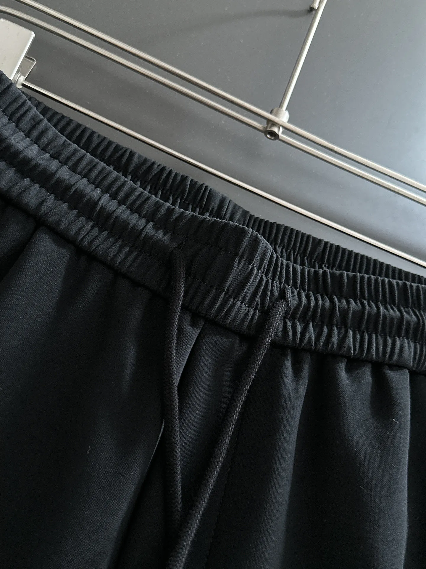 Y 3 Complete three standards 2026 summer New Arrival men's casual shorts, advanced custom-made Breathable fabric Breathable fabric with high elasticity and comfort, impeccable details, top-grade accessories, original logo design concept, delicate and soft feel! The upper body fit is awesome! Size: M-XXXL Please state your height and weight when ordering