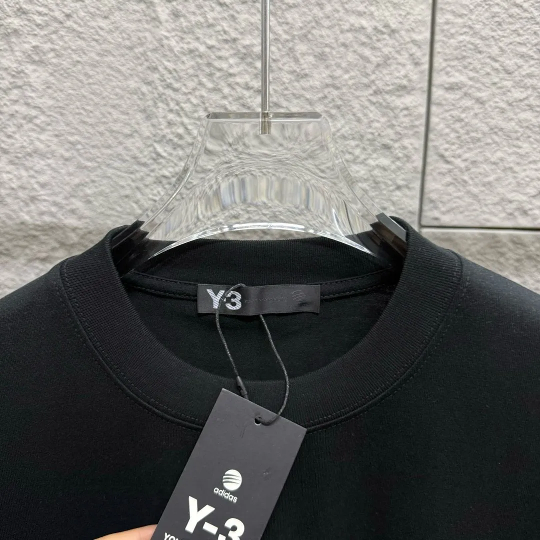 Y 3*Yamamoto*Yoji 2025 Spring and Summer New Arrival Y-3 letter embroidery Large letter print on the back Customized double yarn plain cotton fabric Short-sleeved T-shirt Men and women Same Style Size: S (90-130 pounds) M (120-150 pounds) L (140-165 pounds) XL (160-180 pounds) XXL (180 pounds) Color: Black White