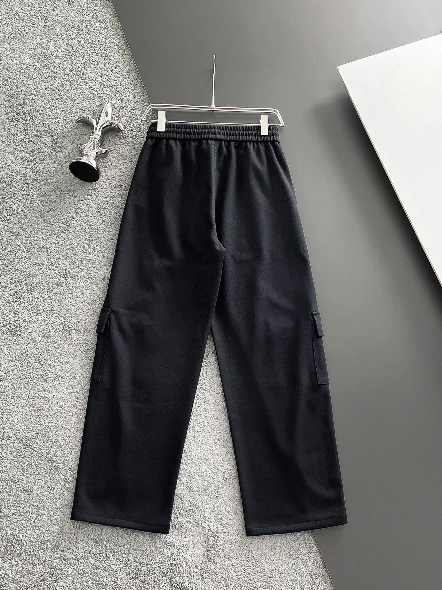 Y 3 [Higher version] The latest products for autumn and winter 2026, available at the counter simultaneously, original goods, fashionable casual trousers and casual pants, using imported original fabrics, top-grade embroidery 🪡 craft letter pattern logo, original hardware accessories decoration, simple yet fashionable, fashionable and handsome upper body, Sizes: M-3XL