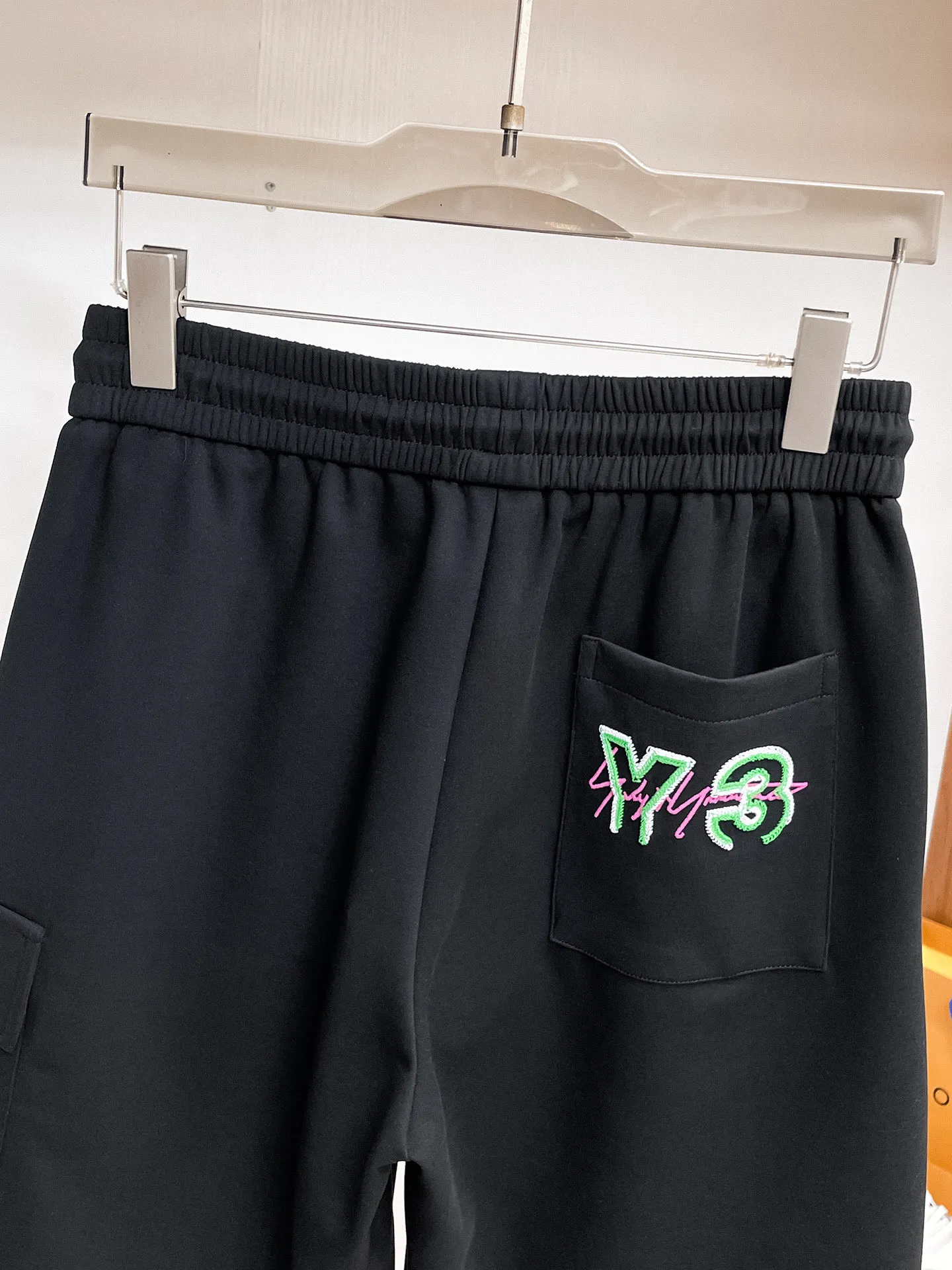 Y 3 Complete three standards 2026 summer New Arrival men's casual shorts, advanced custom-made Breathable fabric Breathable fabric with high elasticity and comfort, impeccable details, top-grade accessories, original logo design concept, delicate and soft feel! The upper body fit is awesome! Size: M-XXXL Please state your height and weight when ordering