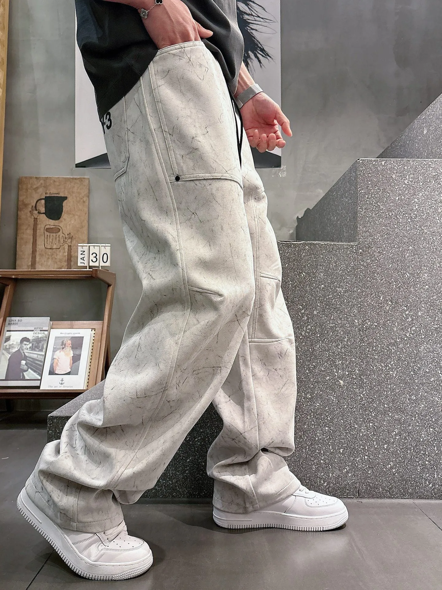Y 3 🆕2026 Autumn and Winter New Arrival trousers and casual pants🎁 are on sale simultaneously on the official website. Brand Classic LOGO casual pants, customized fabrics, excellent comfort and strong touch. Highly recognisable, perfect appearance and craftsmanship. Size:M-3XL