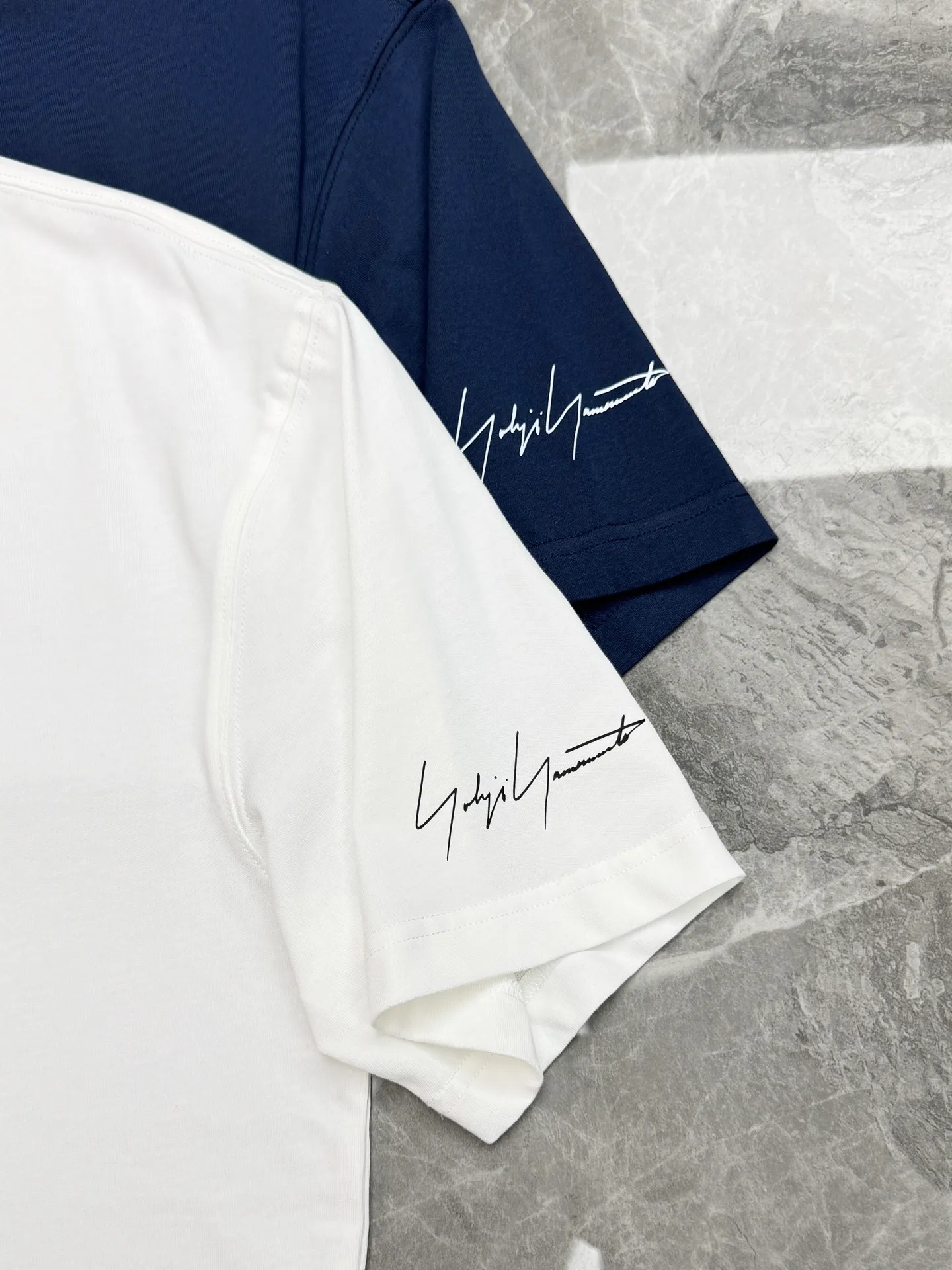175 ⚜️Y-3 and Neighborhood co-branded T-shirts, same style for men and women❤️Pure main tone + contrasting logo, simple and recognizable! g Cotton fabric, comfortable and breathable, suitable for daily use or sports. Y-3 is a premium sports fashion brand of Adidas and Yohji Yamamoto, while Neighborhood is a Japanese street fashion brand. The joint brand is highly collectible. It also has detailed signatures on the cuffs and a Classic logo on the back. It is full of trend and a must-have for street style! All three standards - Color: Black. White. Fluorescent yellow. Dark Blue. Sizes: S-3XL slightly expanded version ❗️ (L is recommended for 175/145 pounds)