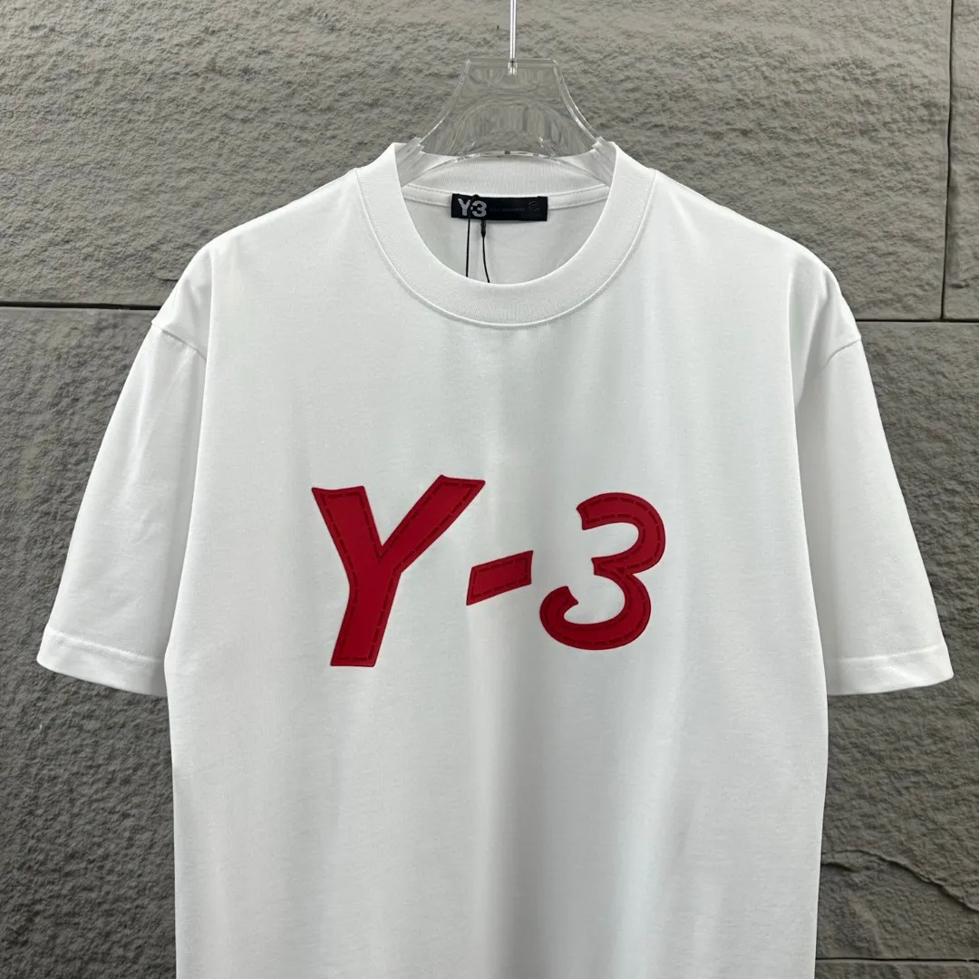 Y 3*Yamamoto*Yoji 2026 Spring and Summer New Arrival Simple signature letters three-dimensional thick plate silicone technology Y-3 Customized double yarn plain cotton fabric Short-sleeved T-shirt Men and women Same Style Color: Black White Size: S (90-130 pounds) M (120-150 pounds) L (140-165 pounds) XL (160-180 pounds) XXL (180 kilograms)