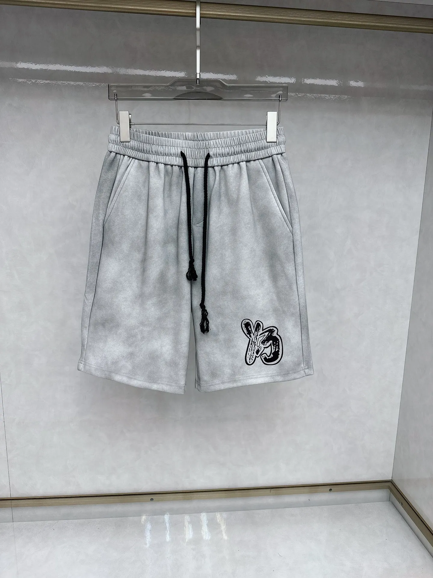 Y 3 Complete three standards 2026 summer New Arrival men's casual shorts, advanced custom-made Breathable fabric Breathable fabric with high elasticity and comfort, impeccable details, top-grade accessories, original logo design concept, delicate and soft feel! The upper body fit is awesome! Size：M-XXXL