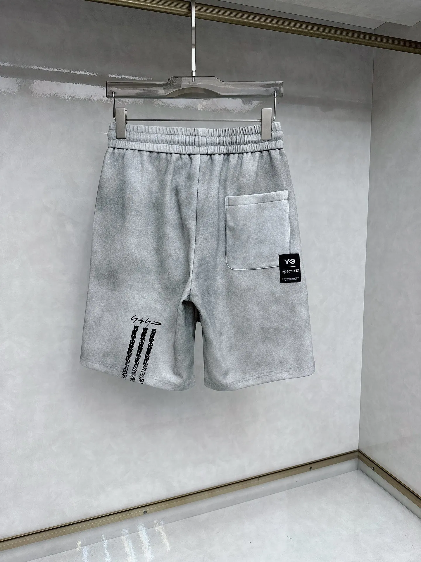 Y 3 Complete three standards 2026 summer New Arrival men's casual shorts, advanced custom-made Breathable fabric Breathable fabric with high elasticity and comfort, impeccable details, top-grade accessories, original logo design concept, delicate and soft feel! The upper body fit is awesome! Size：M-XXXL